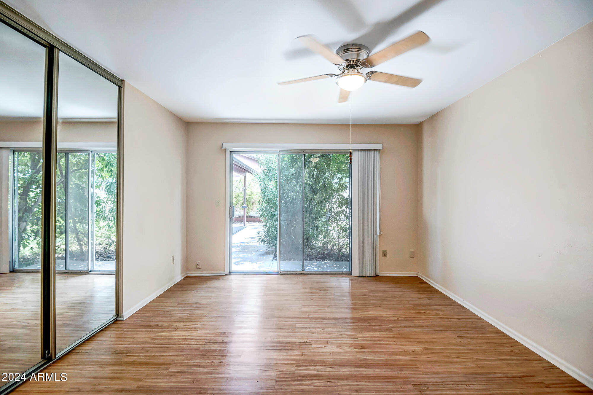 5813 W SHANGRI LA Road