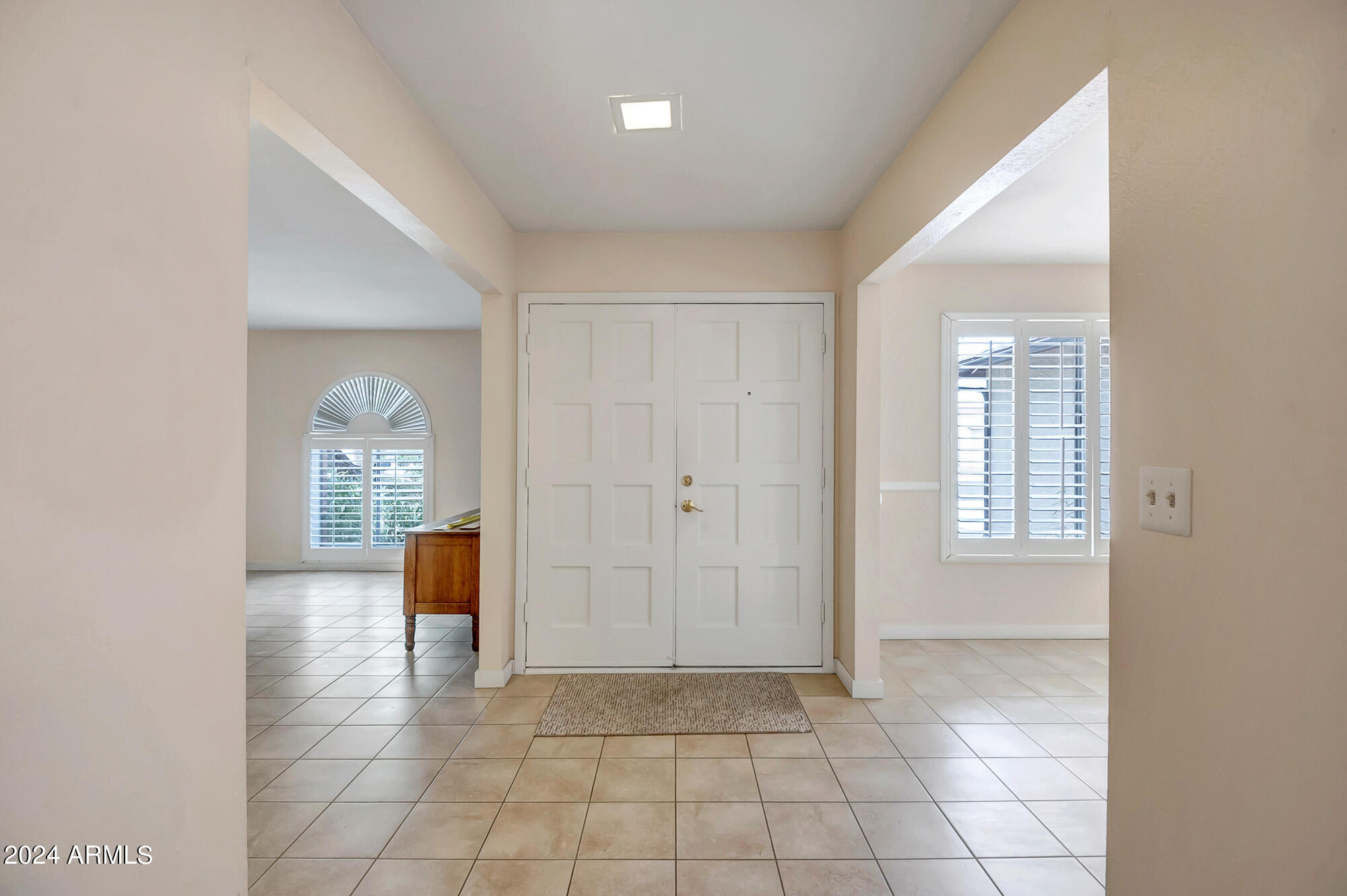 5813 W SHANGRI LA Road