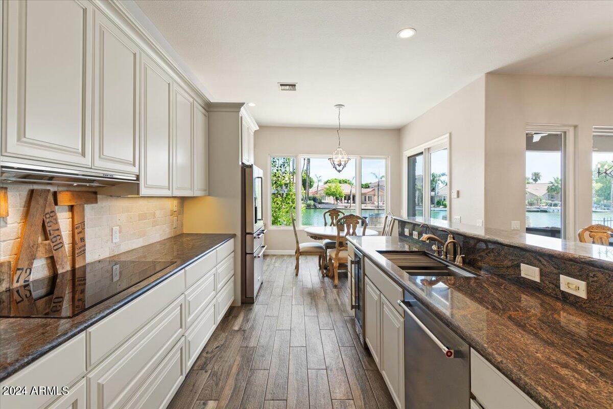 2028 E Gondola Lane