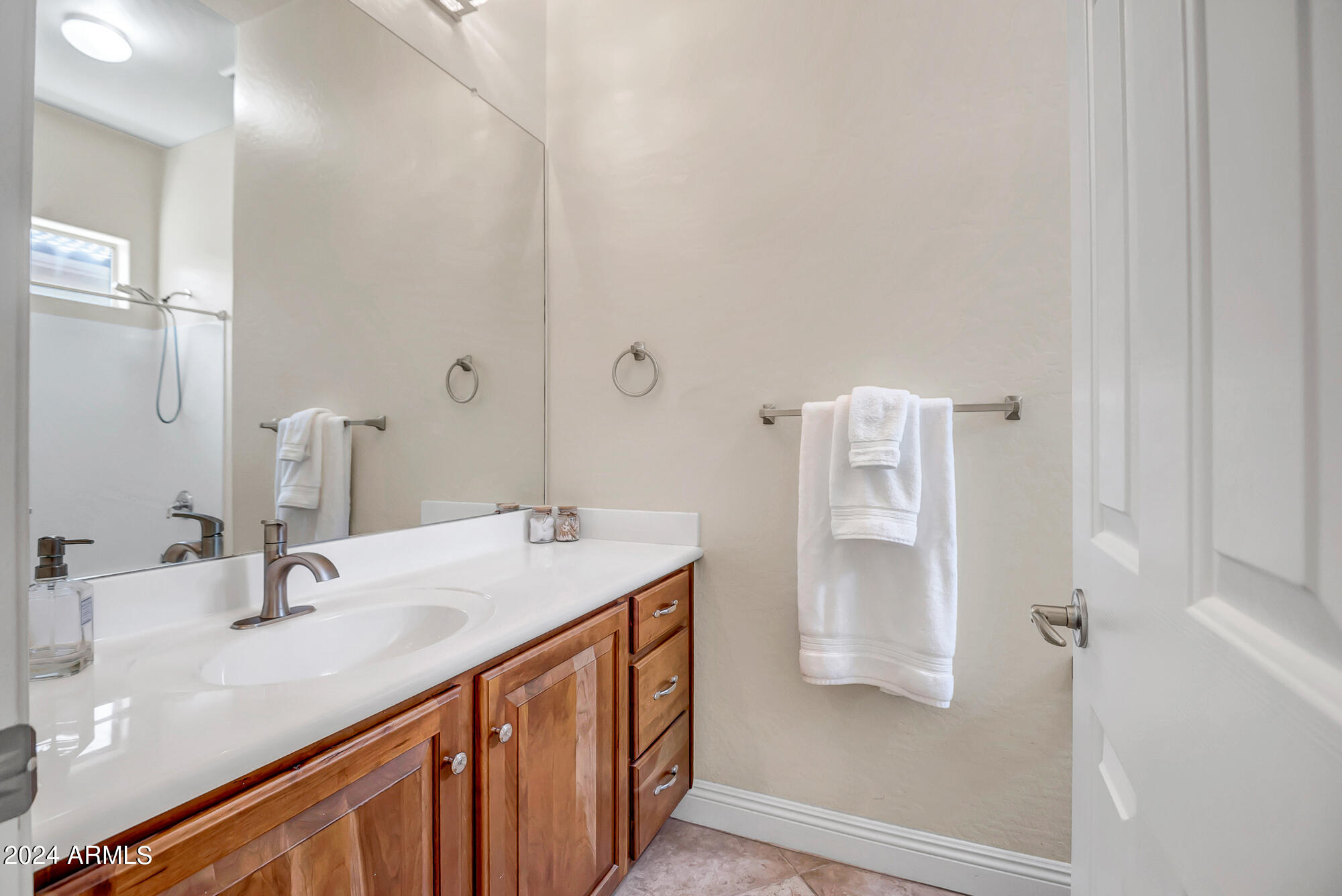 3337 W LINKS Drive