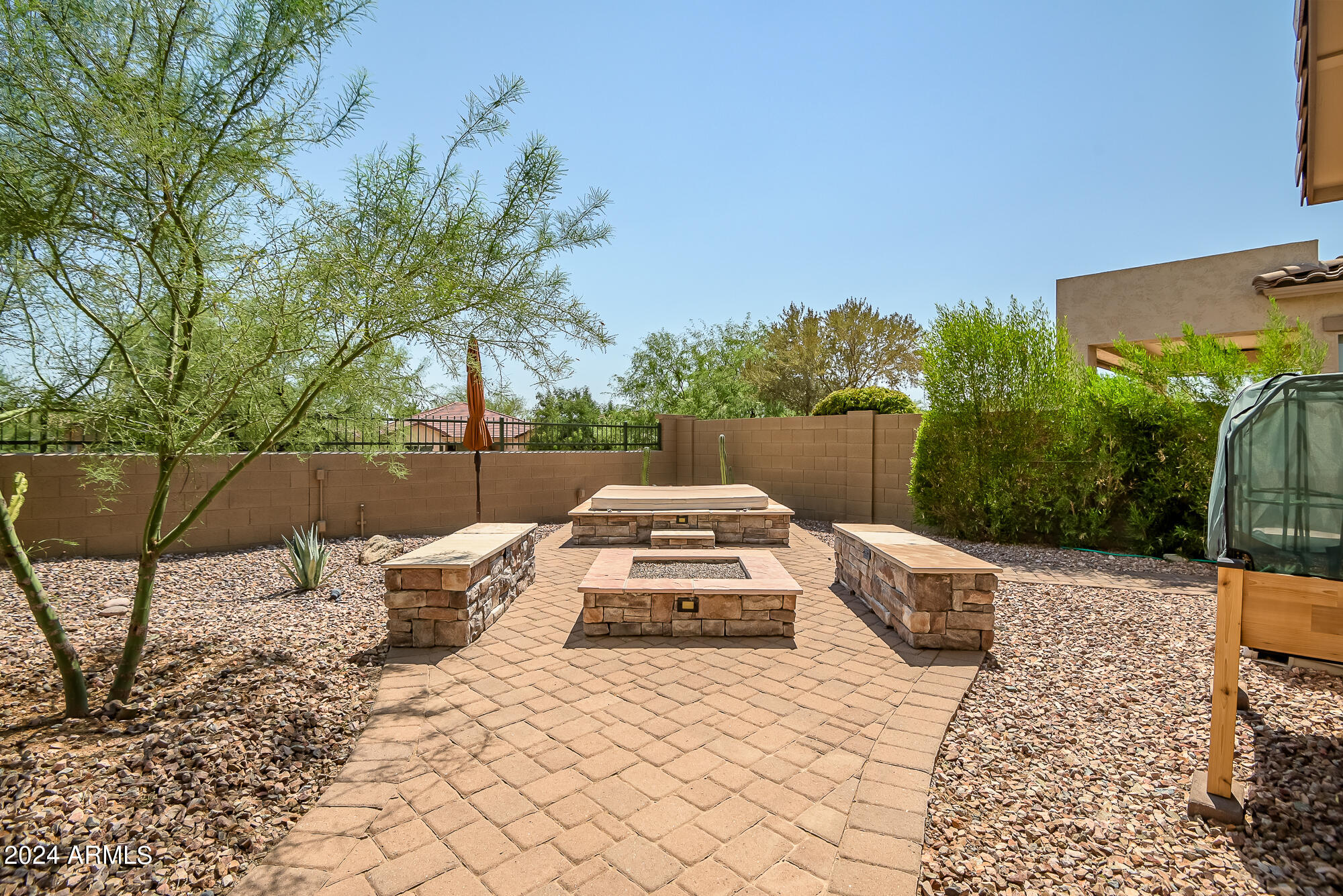 3337 W LINKS Drive