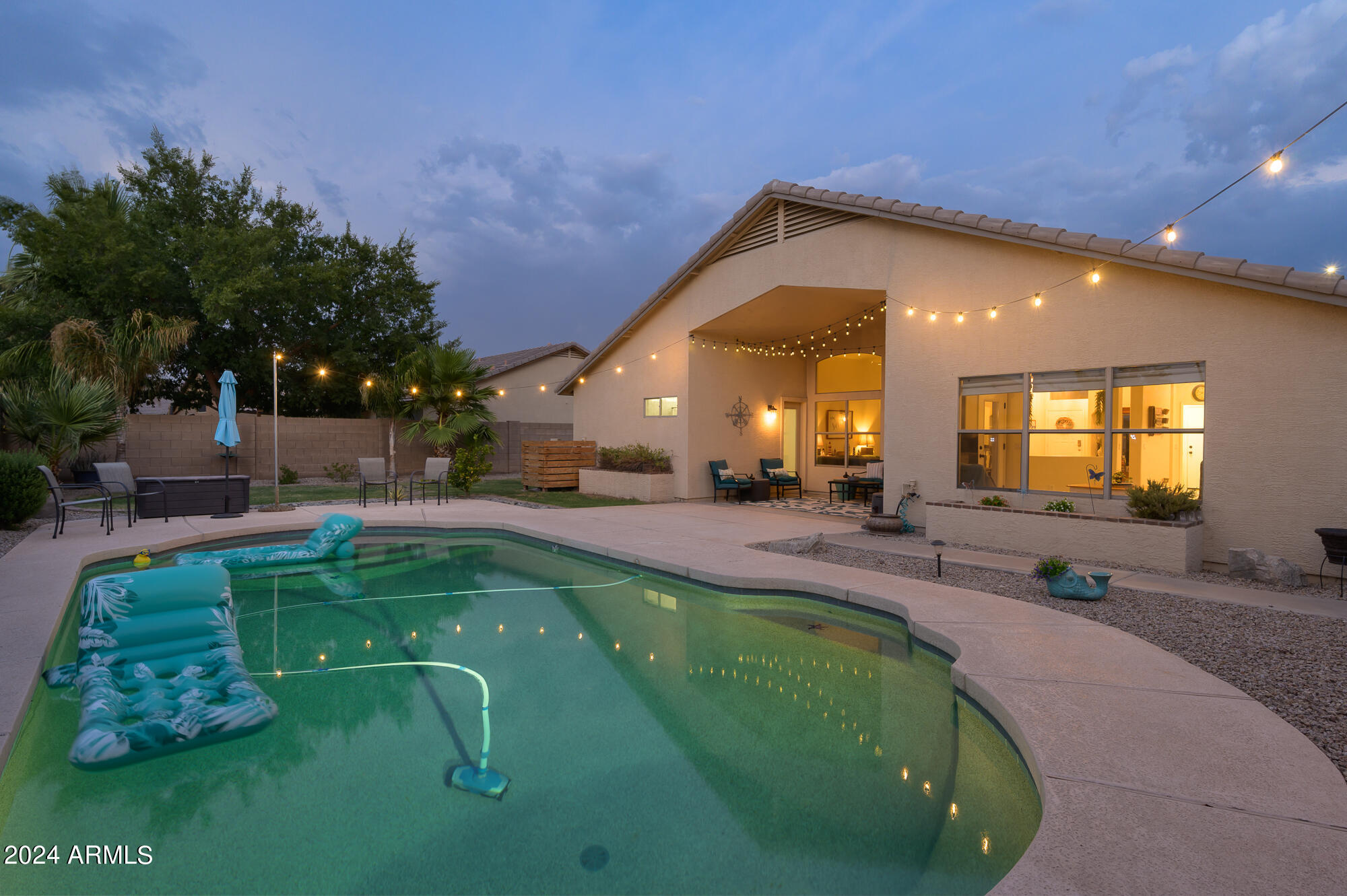 2392 E NATHAN Way