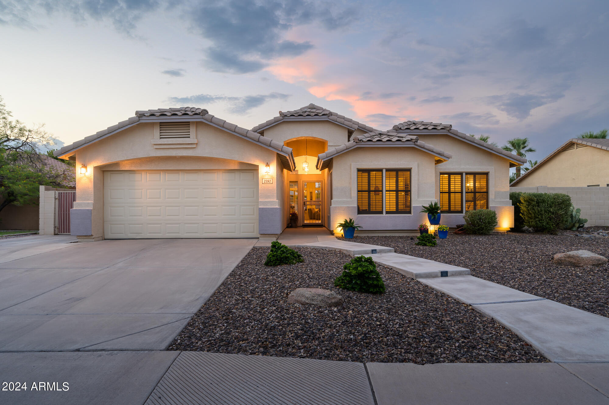 2392 E NATHAN Way