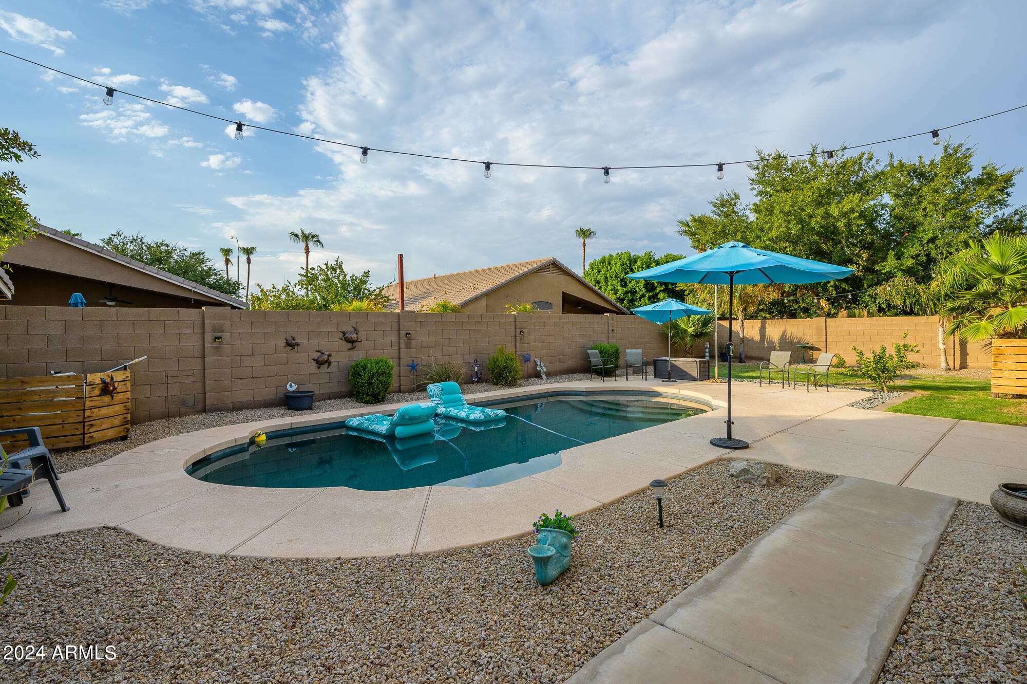 2392 E NATHAN Way
