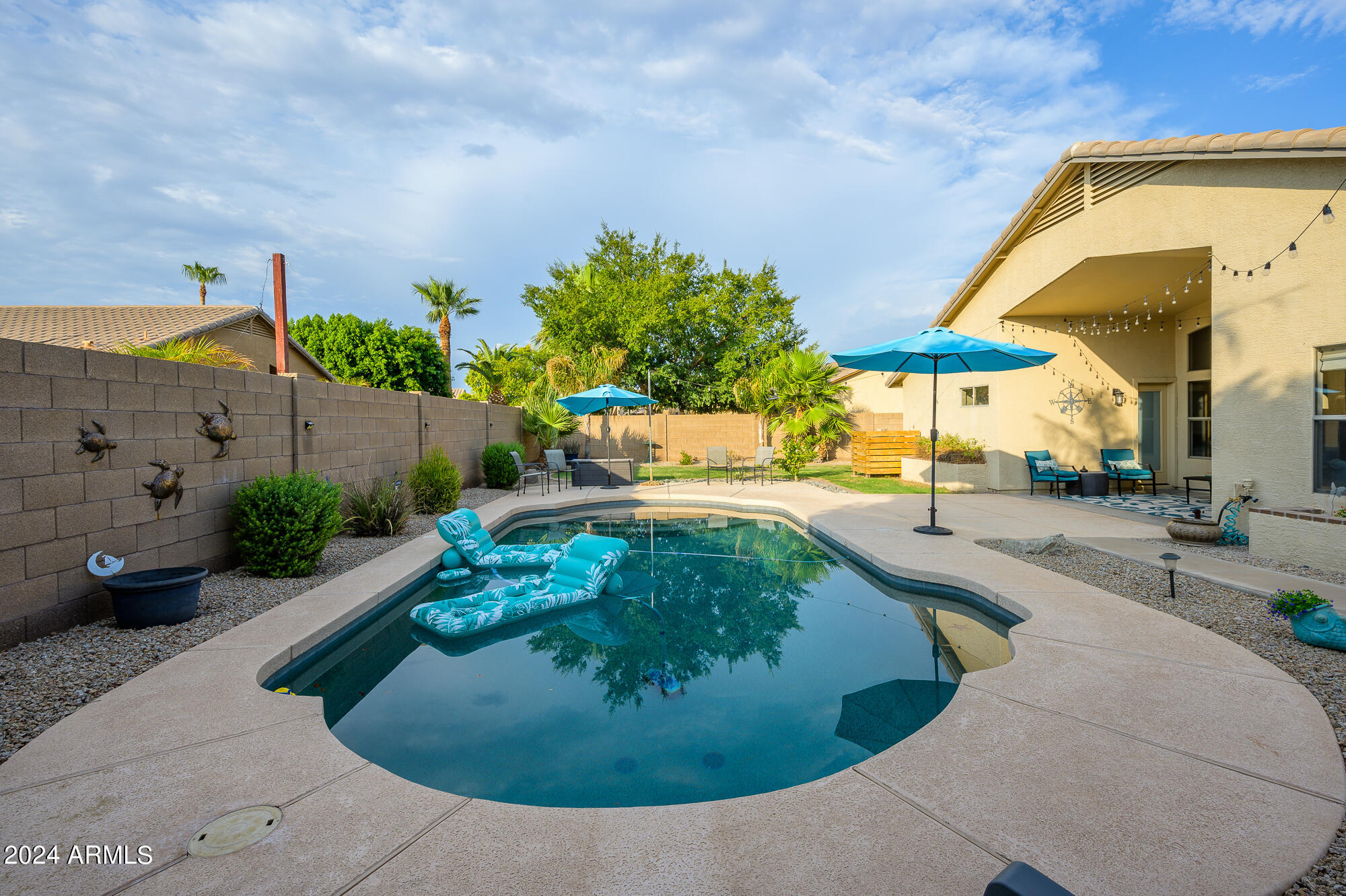 2392 E NATHAN Way