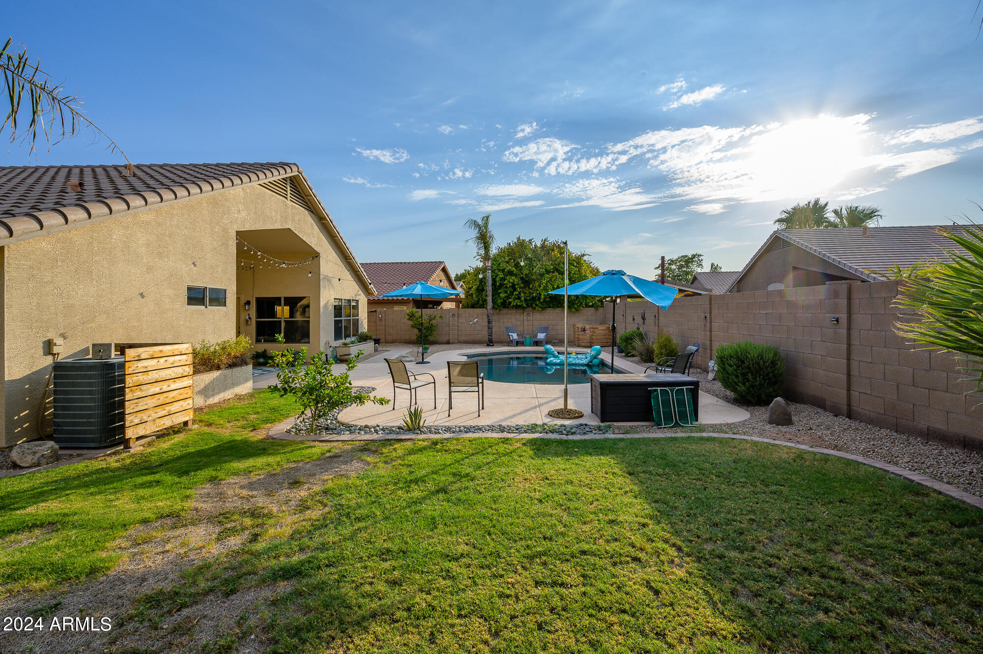 2392 E NATHAN Way