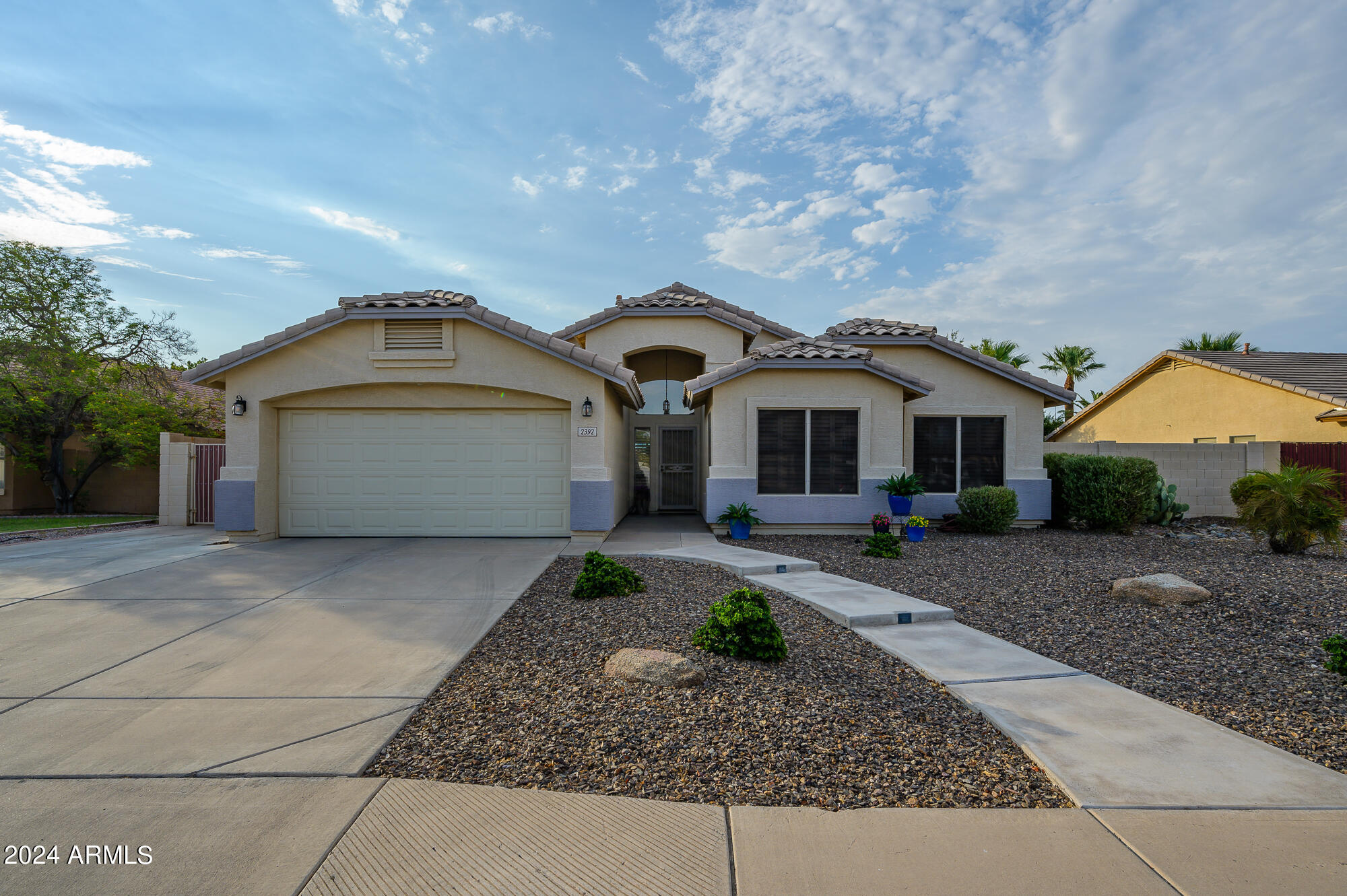 2392 E NATHAN Way