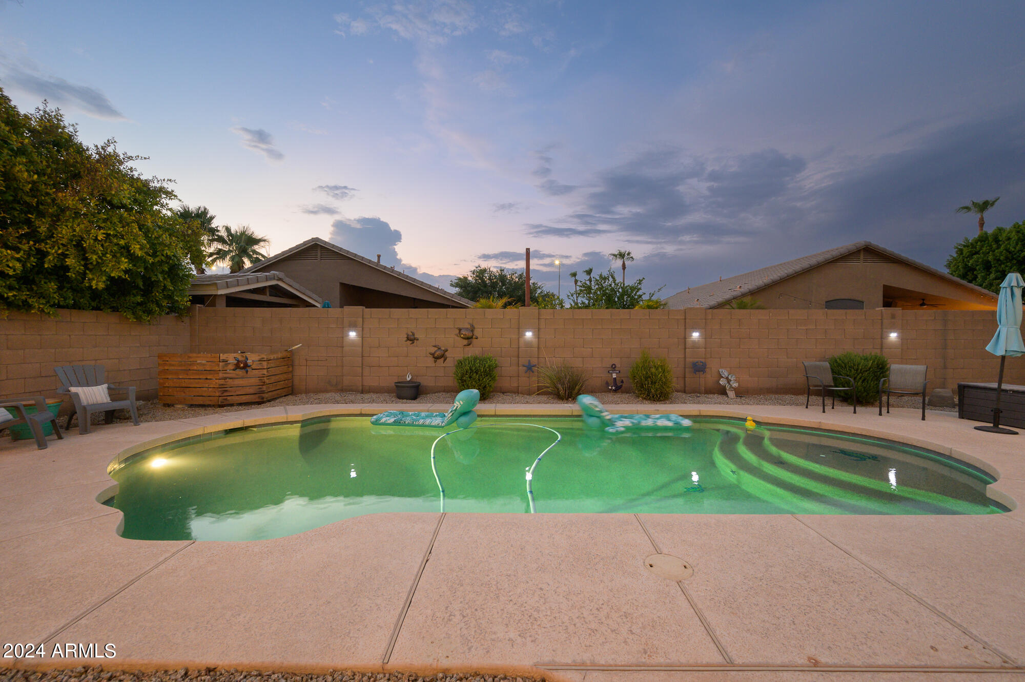 2392 E NATHAN Way