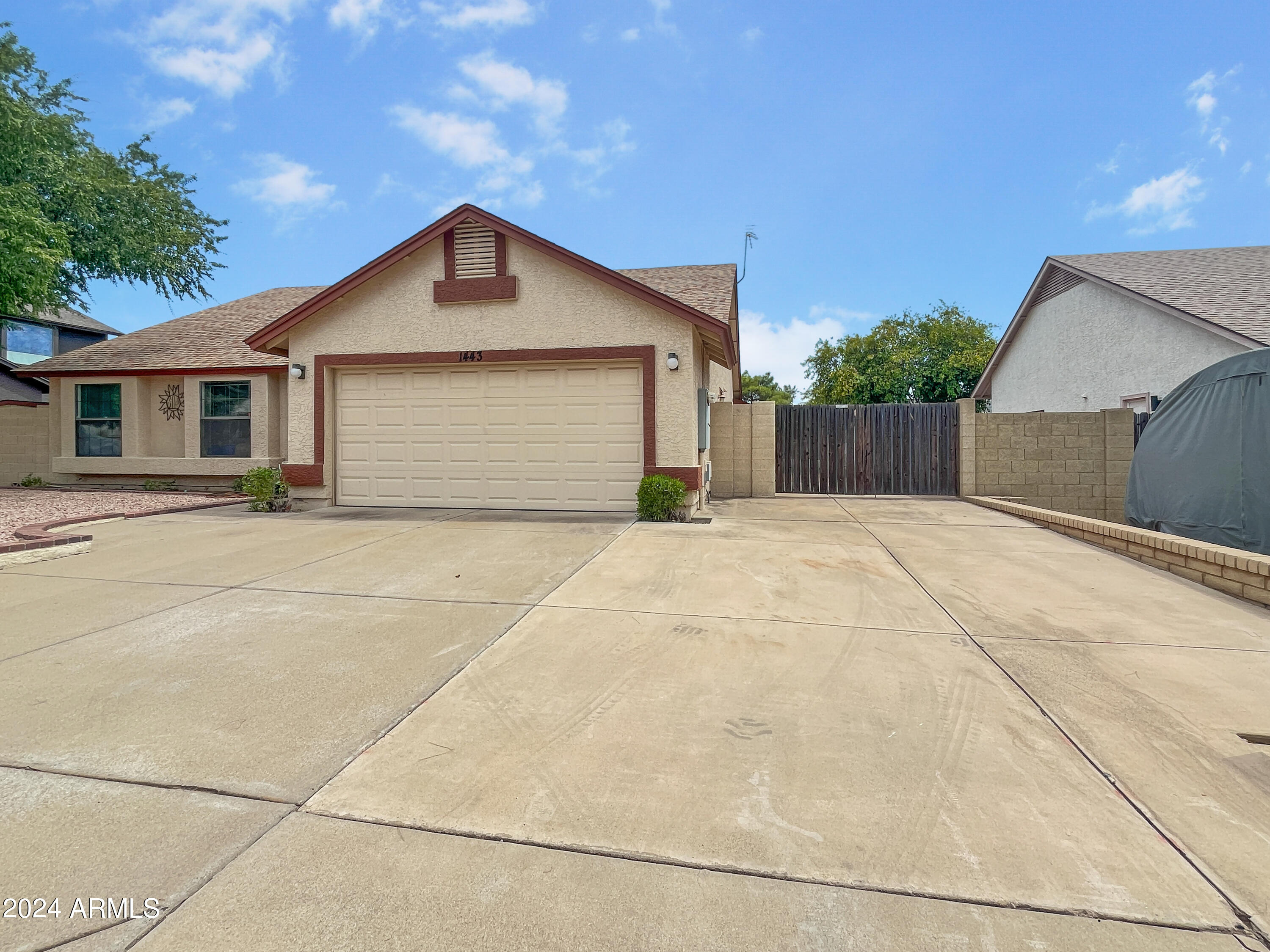 1443 E WICKIEUP Lane