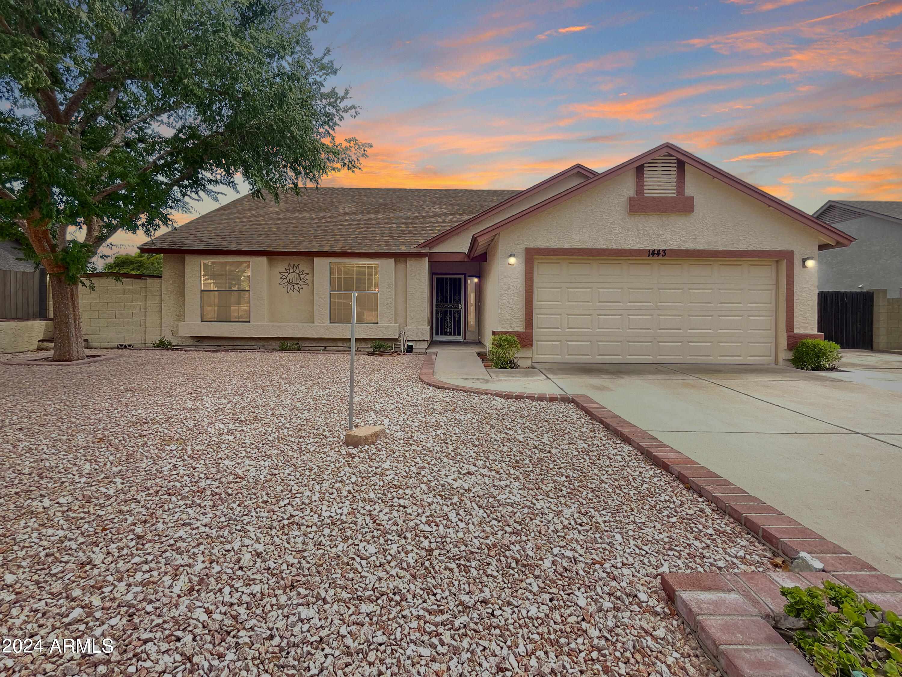 1443 E WICKIEUP Lane