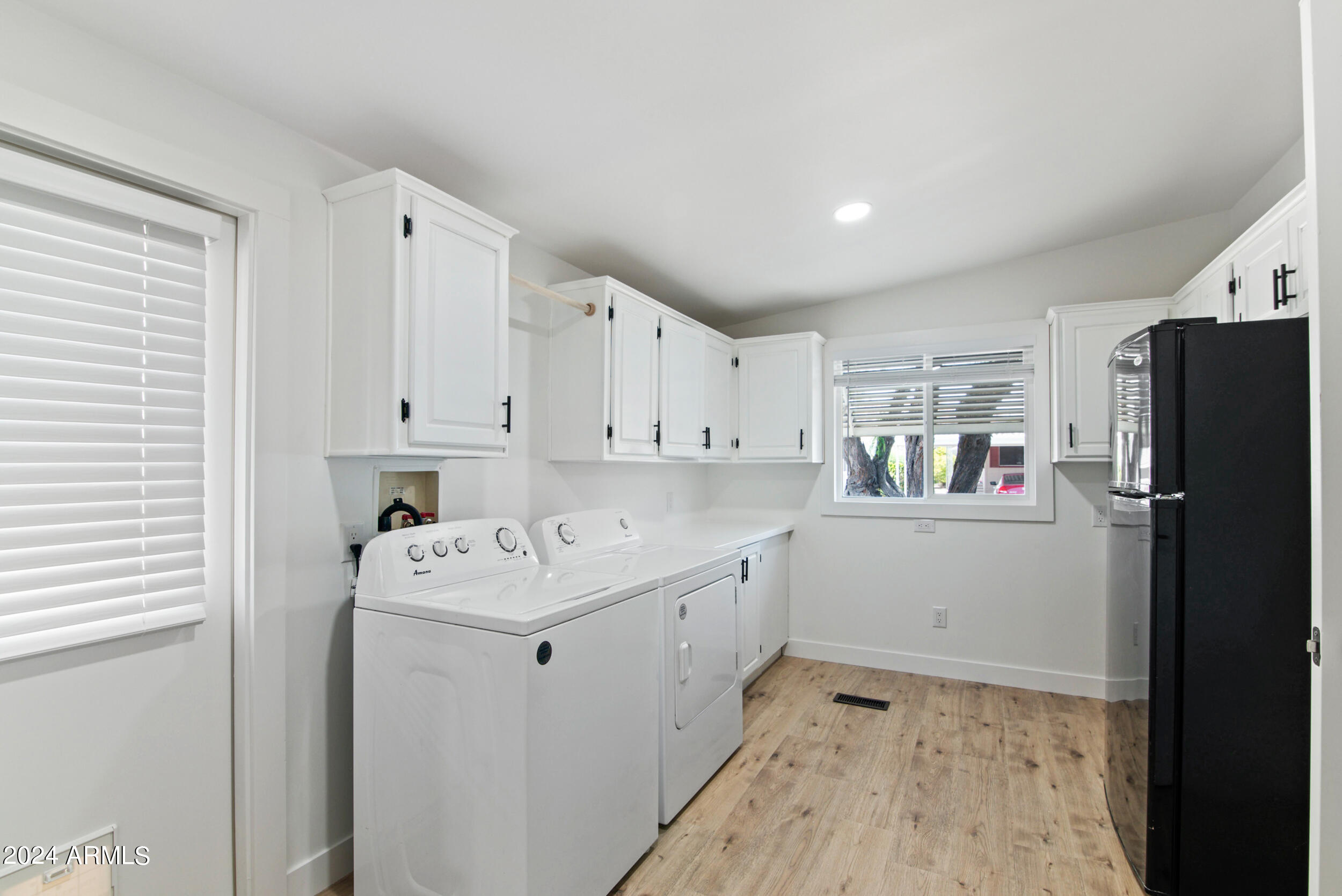 2233 E Behrend Drive # 86