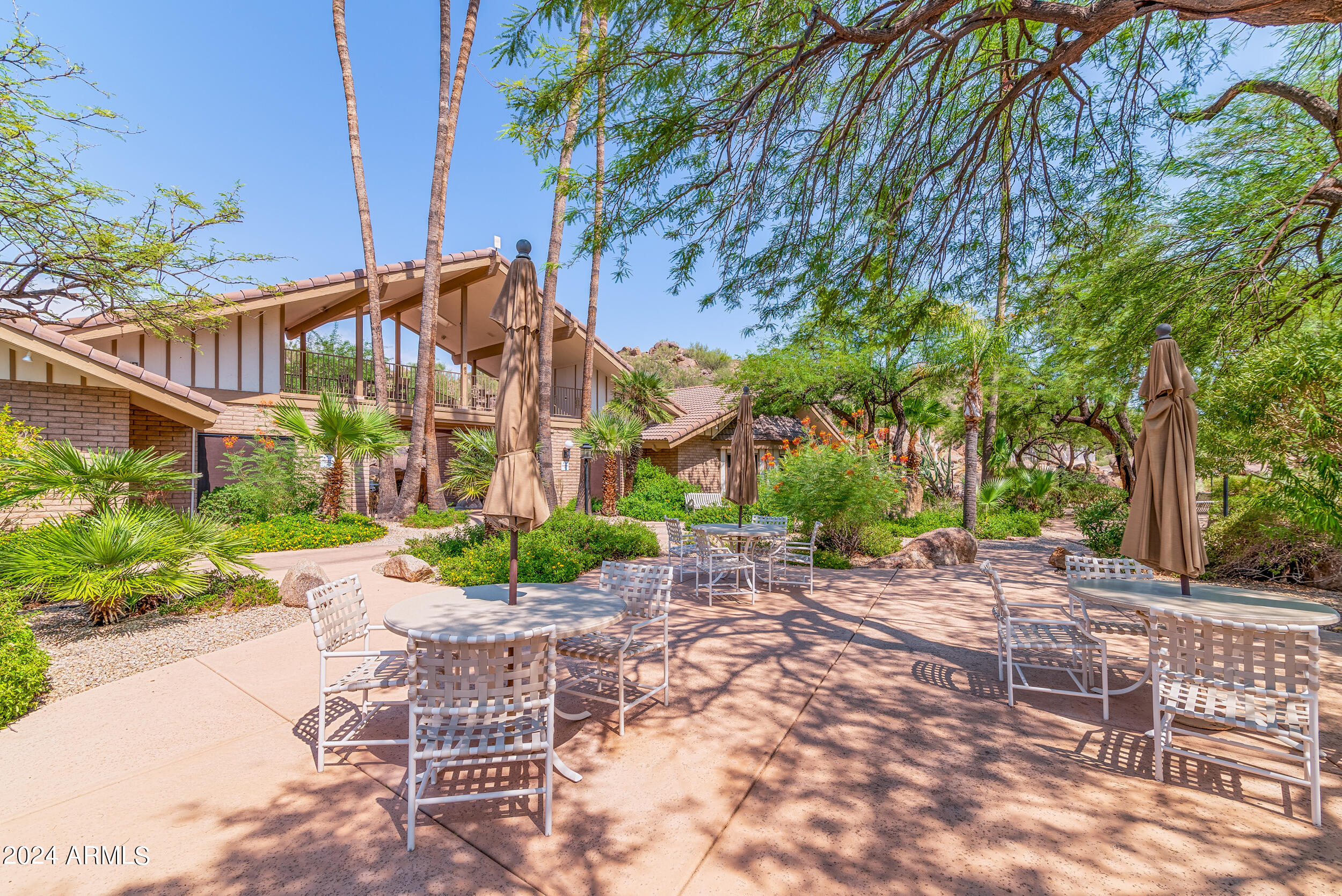 2233 E Behrend Drive # 86