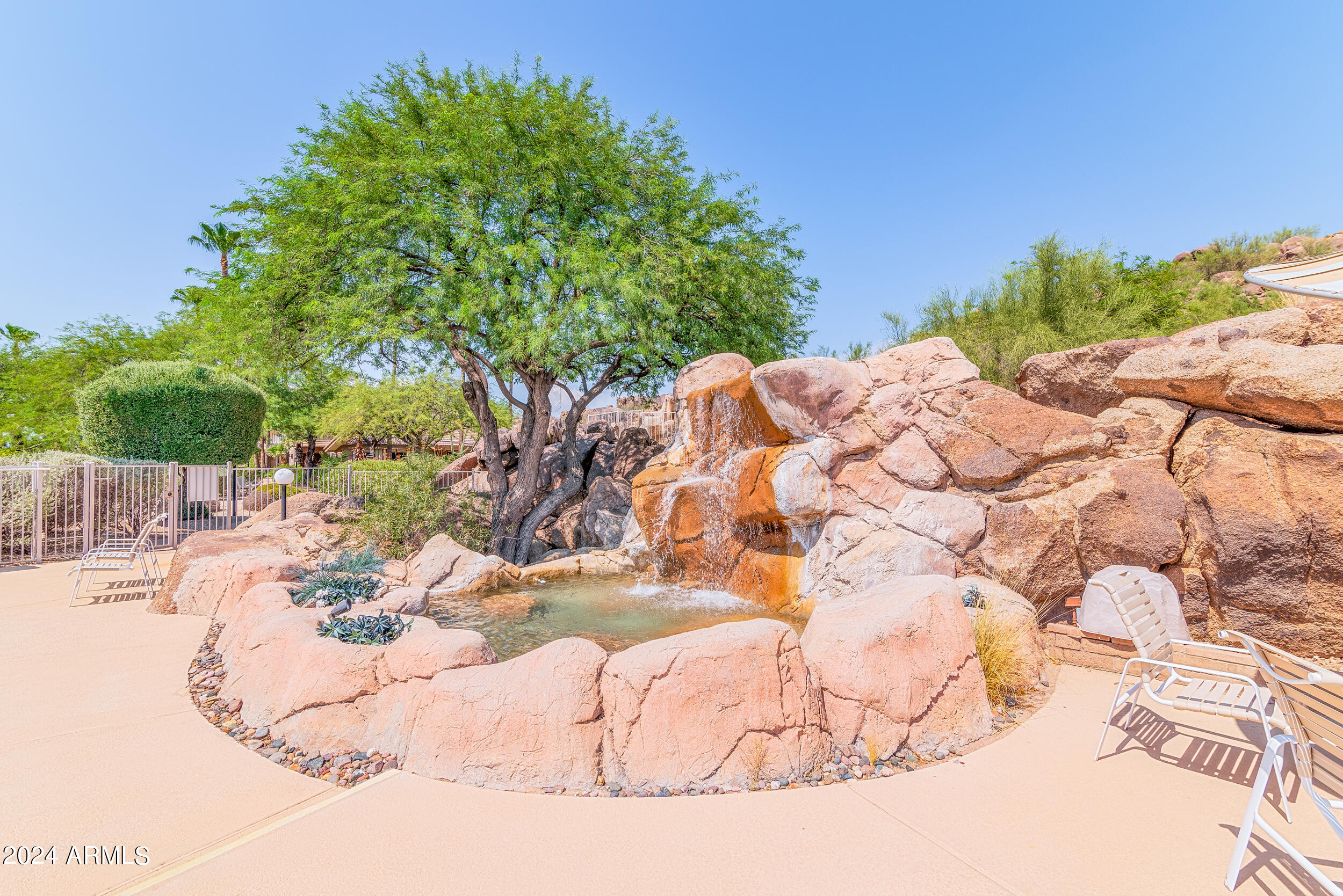 2233 E Behrend Drive # 86