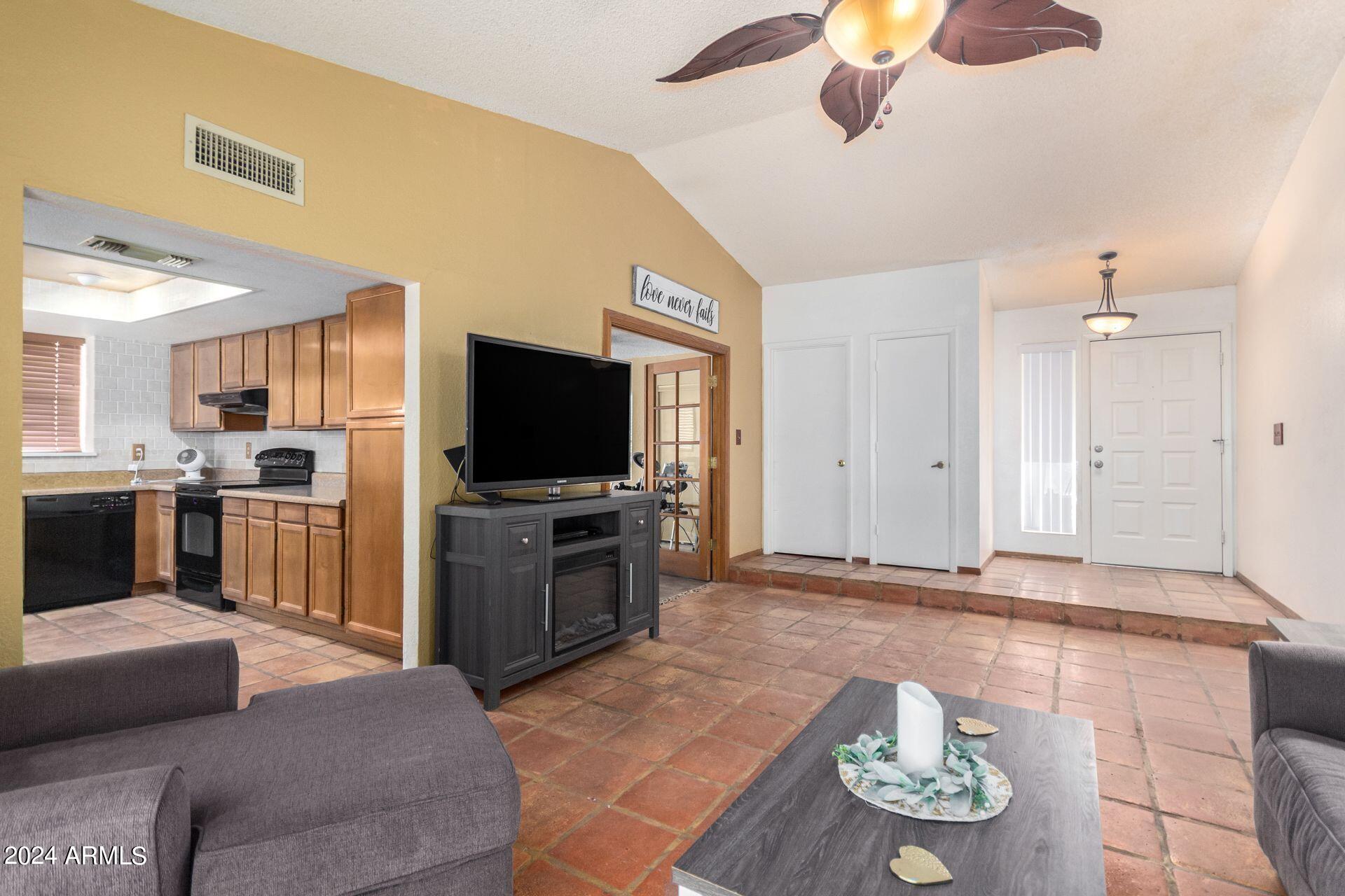 8144 W CORRINE Drive