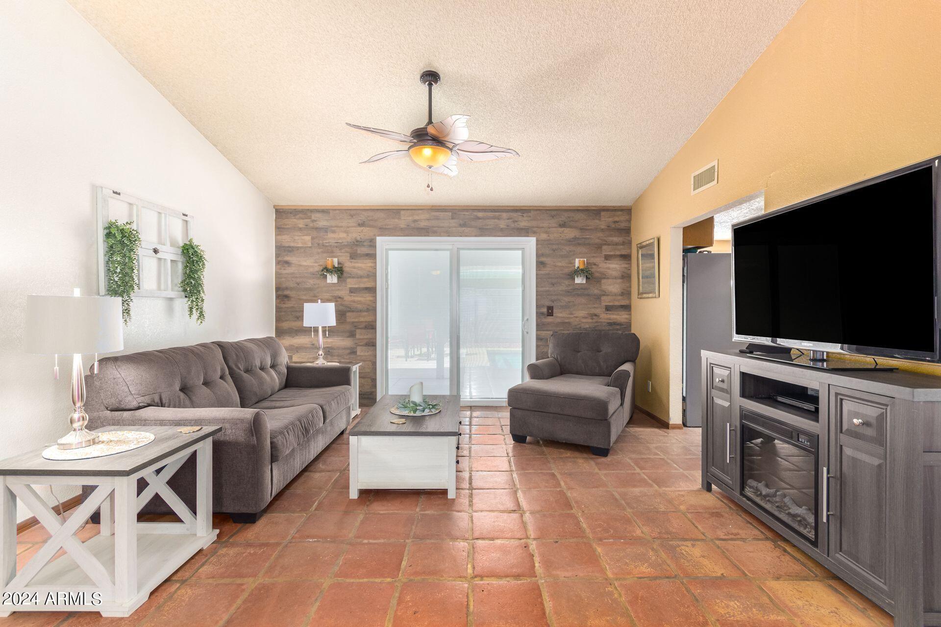 8144 W CORRINE Drive