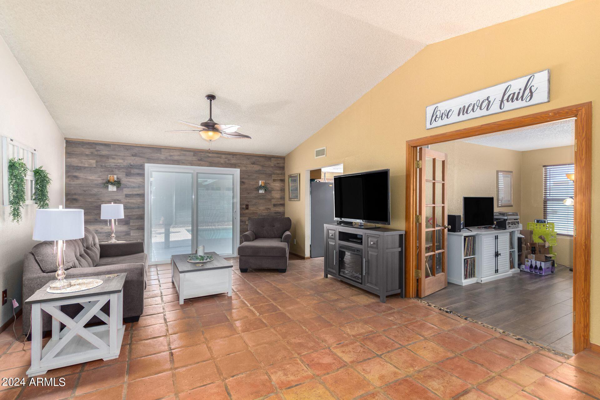 8144 W CORRINE Drive