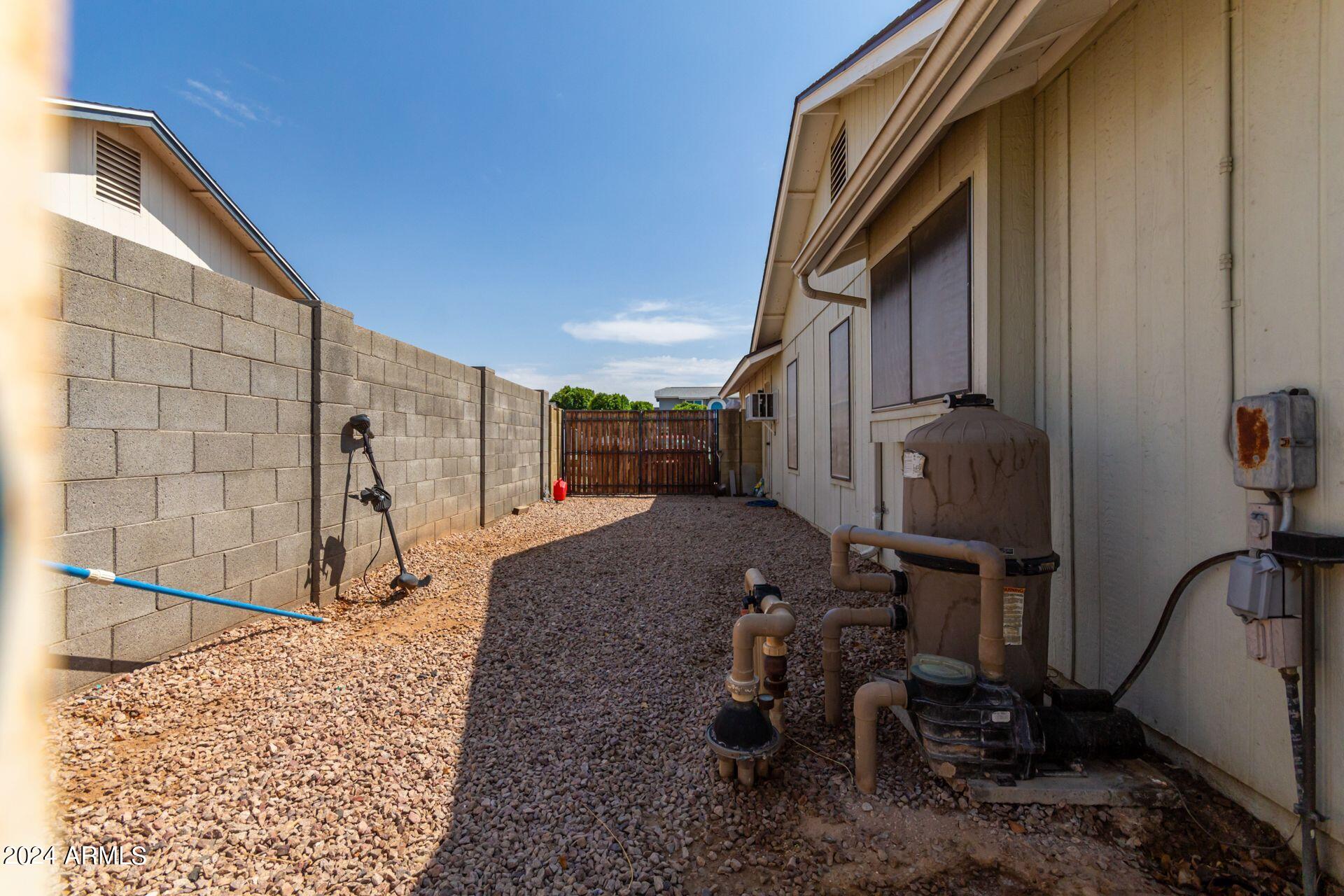 8144 W CORRINE Drive