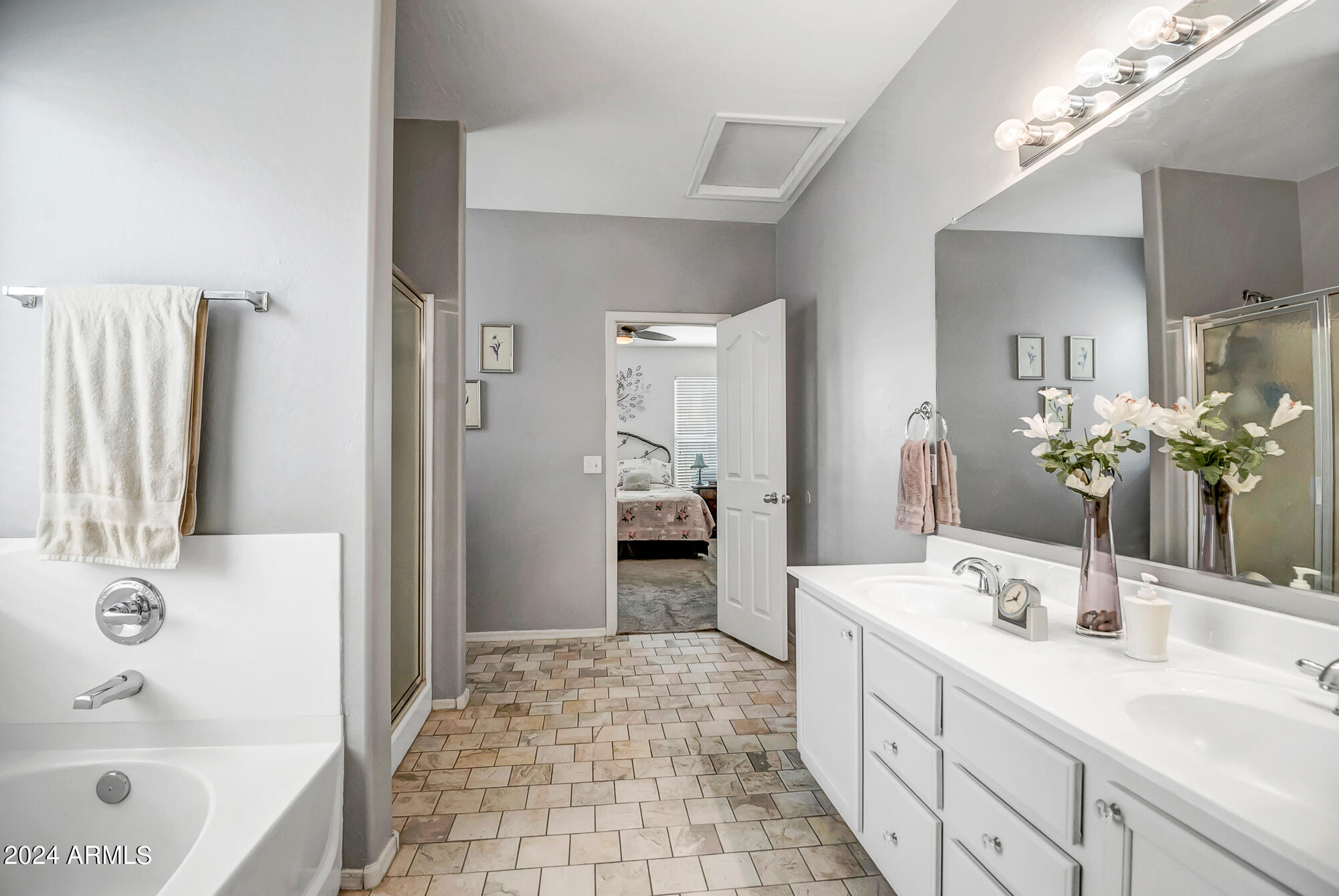 16410 W WHITEHORN Way