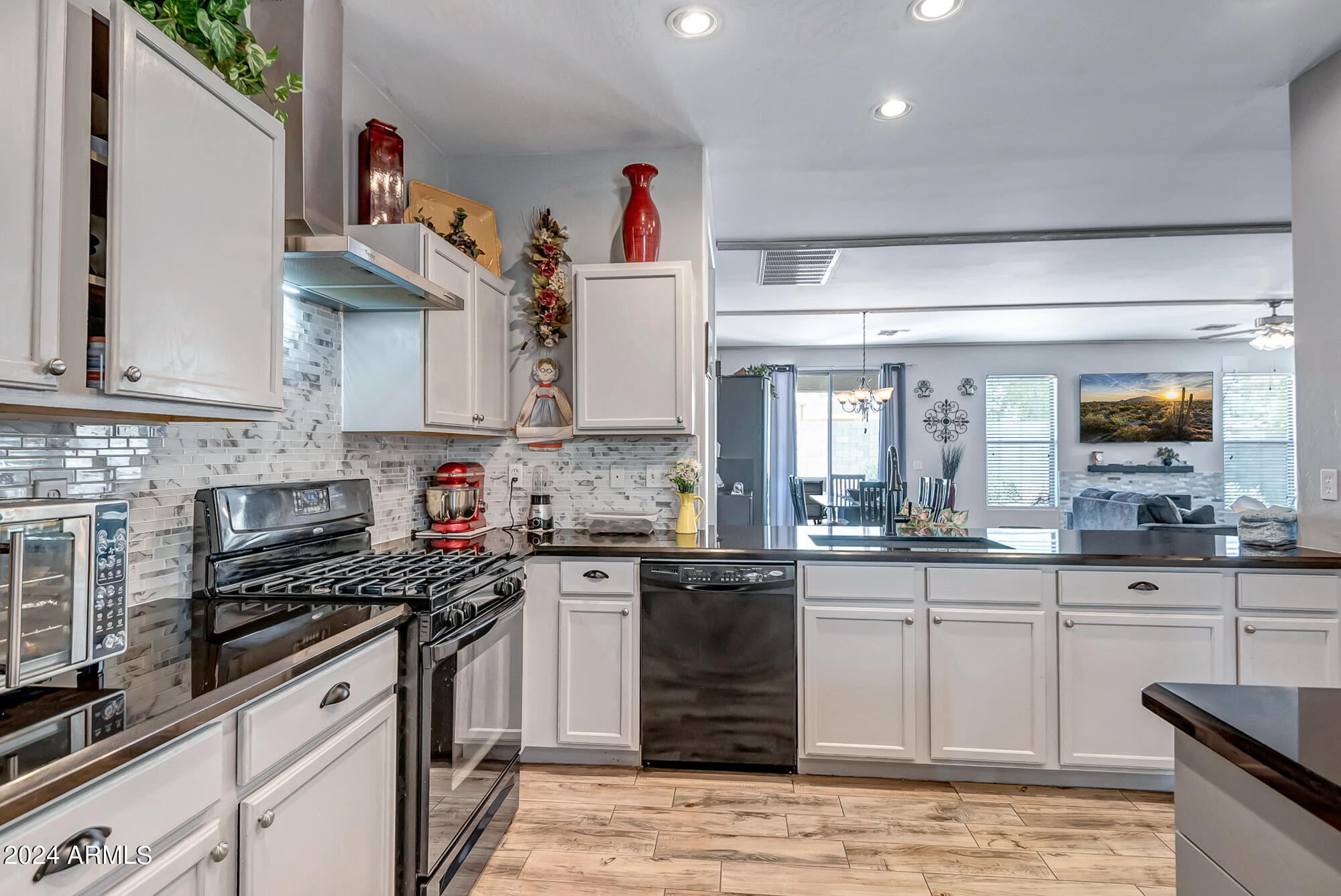 16410 W WHITEHORN Way