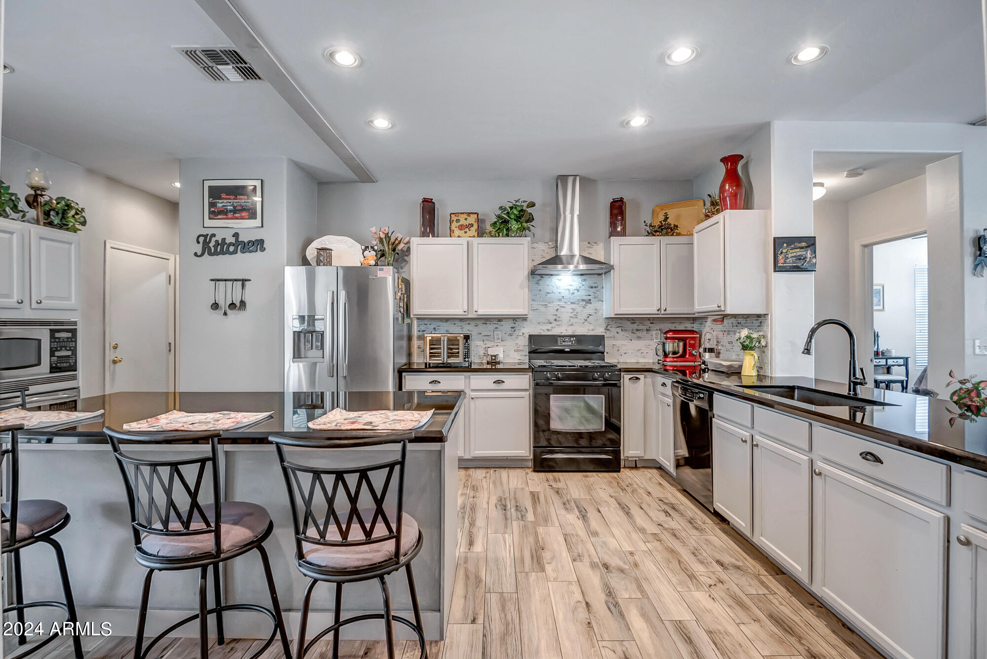 16410 W WHITEHORN Way