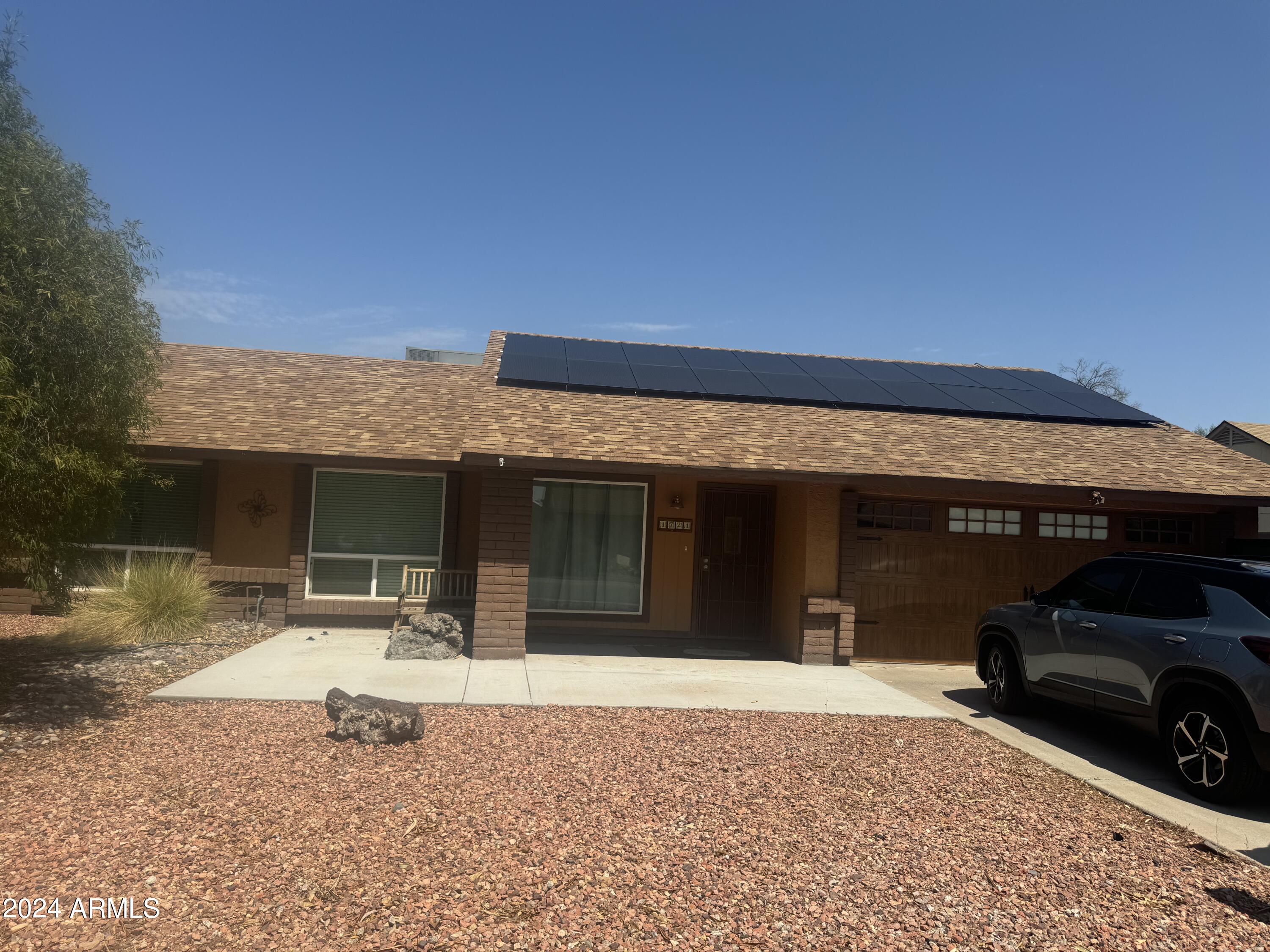 1721 N APACHE Drive