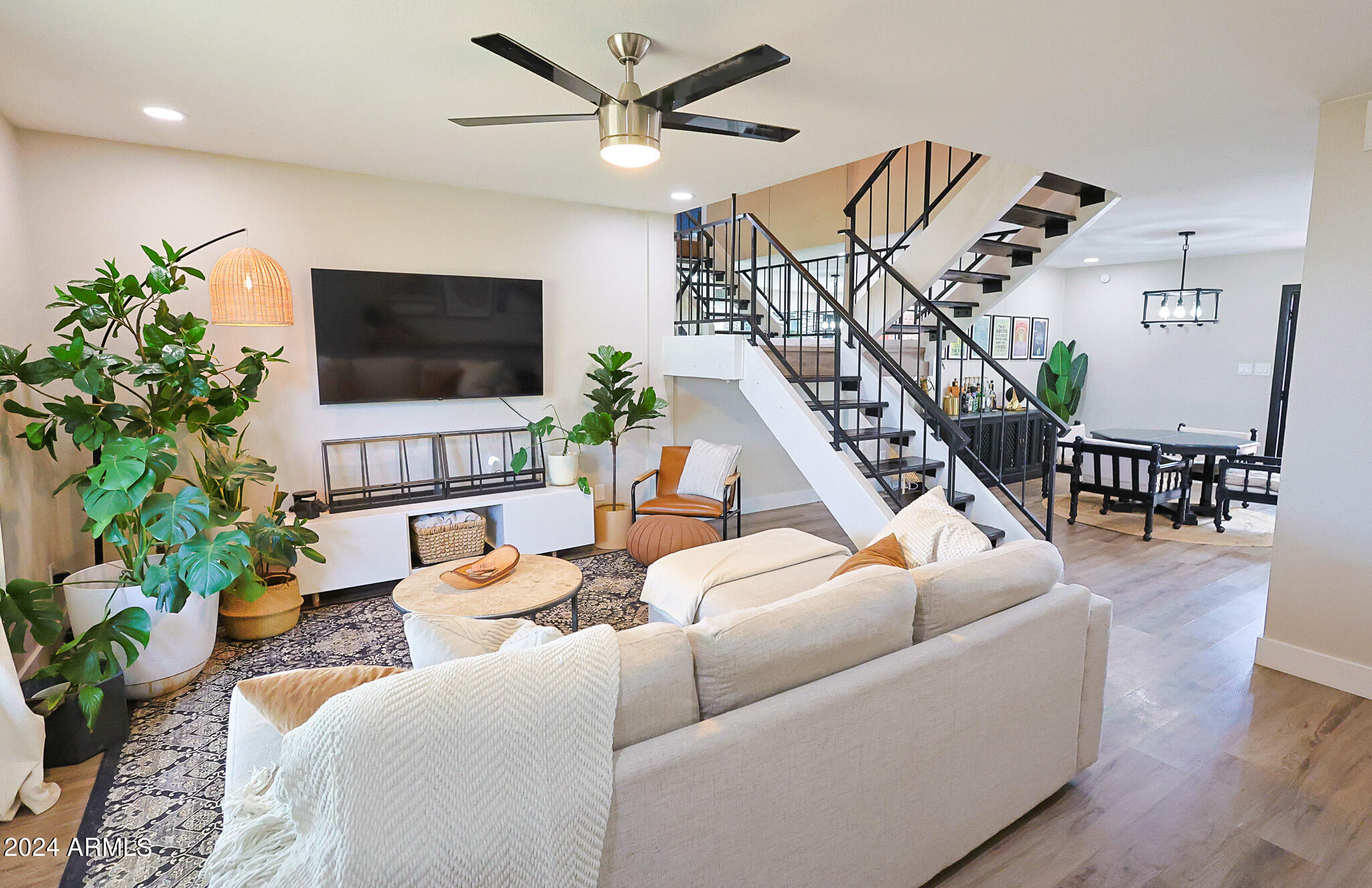 2032 W HIGHLAND Avenue