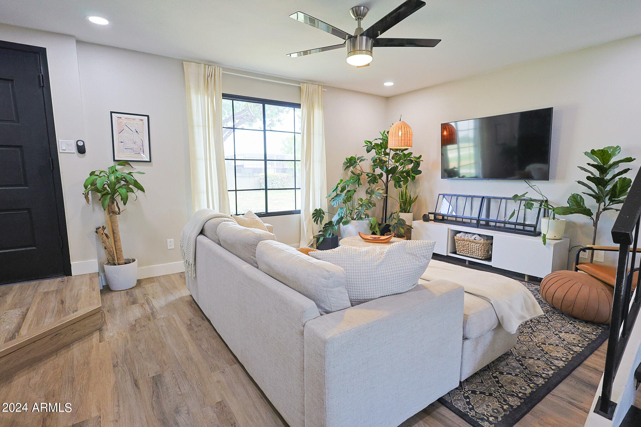 2032 W HIGHLAND Avenue