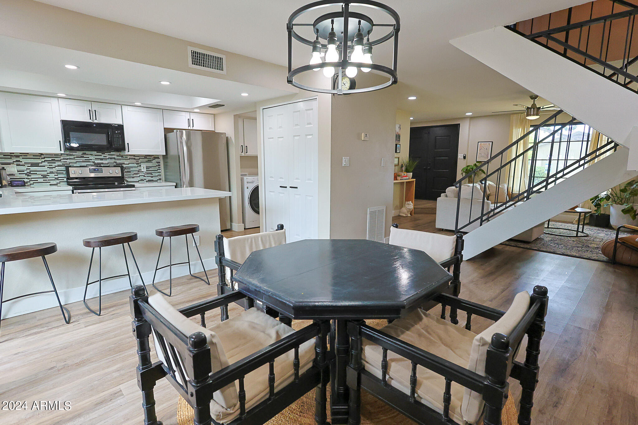 2032 W HIGHLAND Avenue
