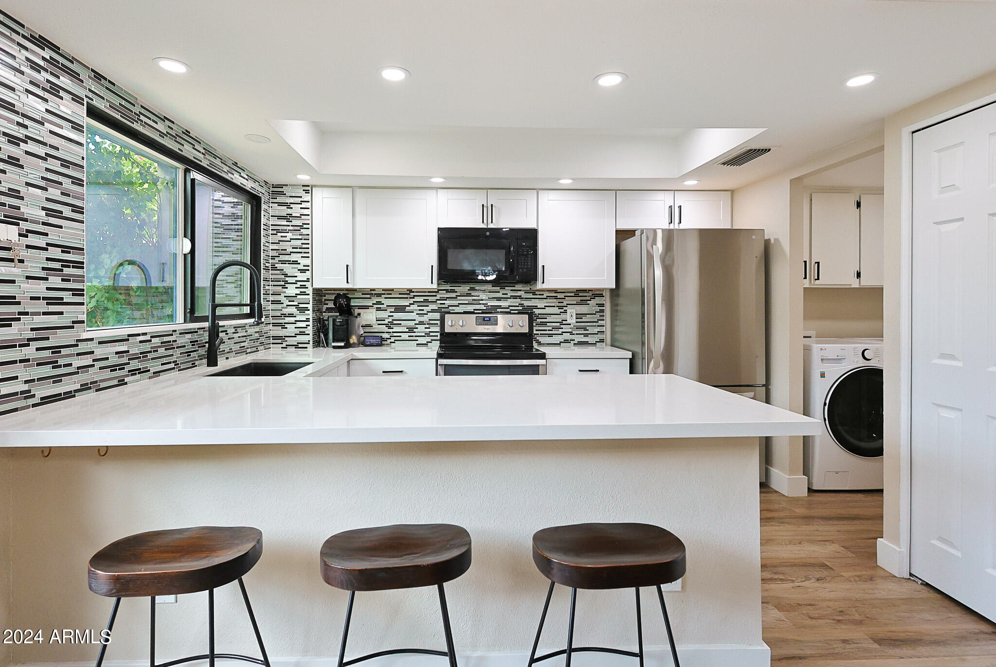 2032 W HIGHLAND Avenue