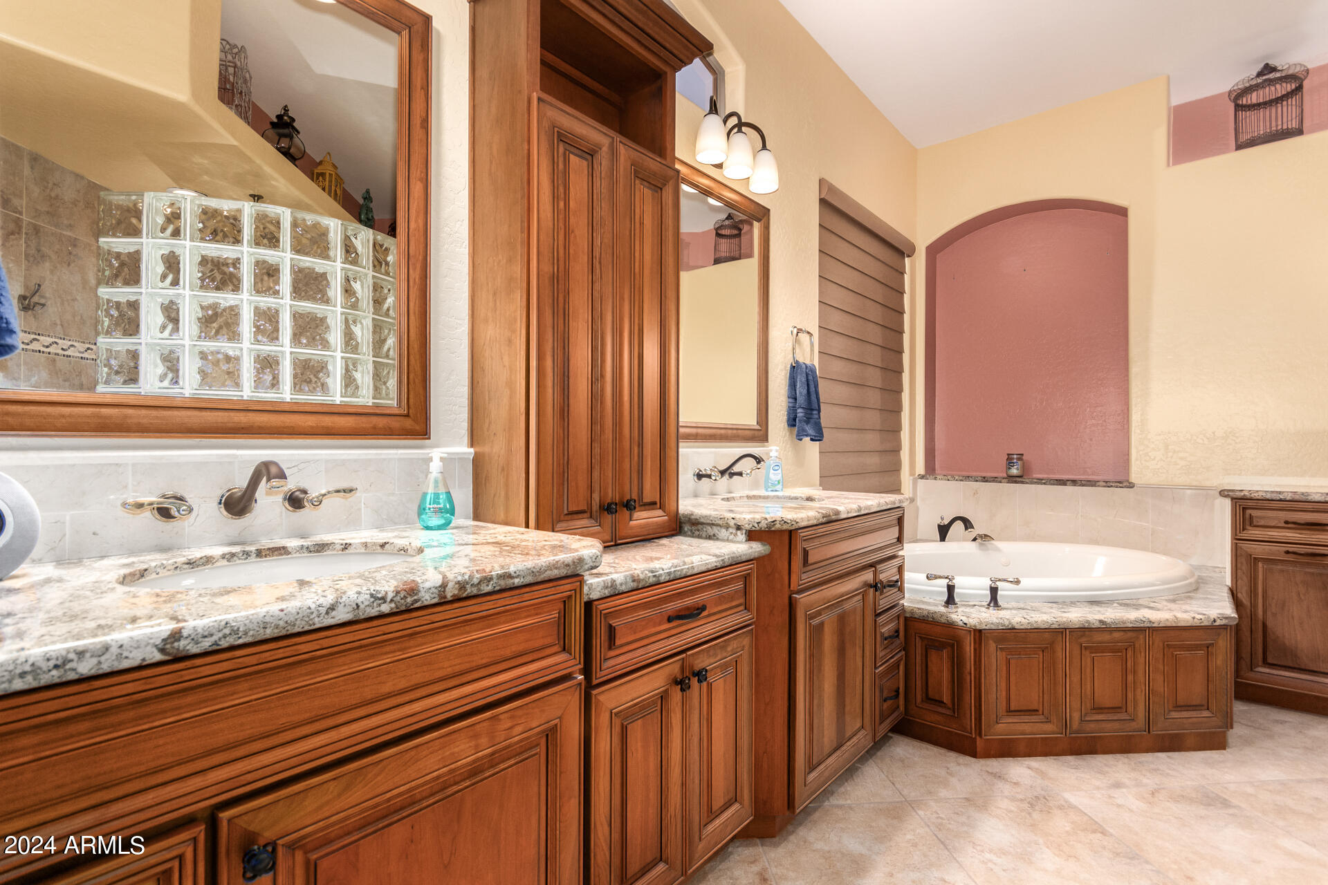 1404 N BERNARD --