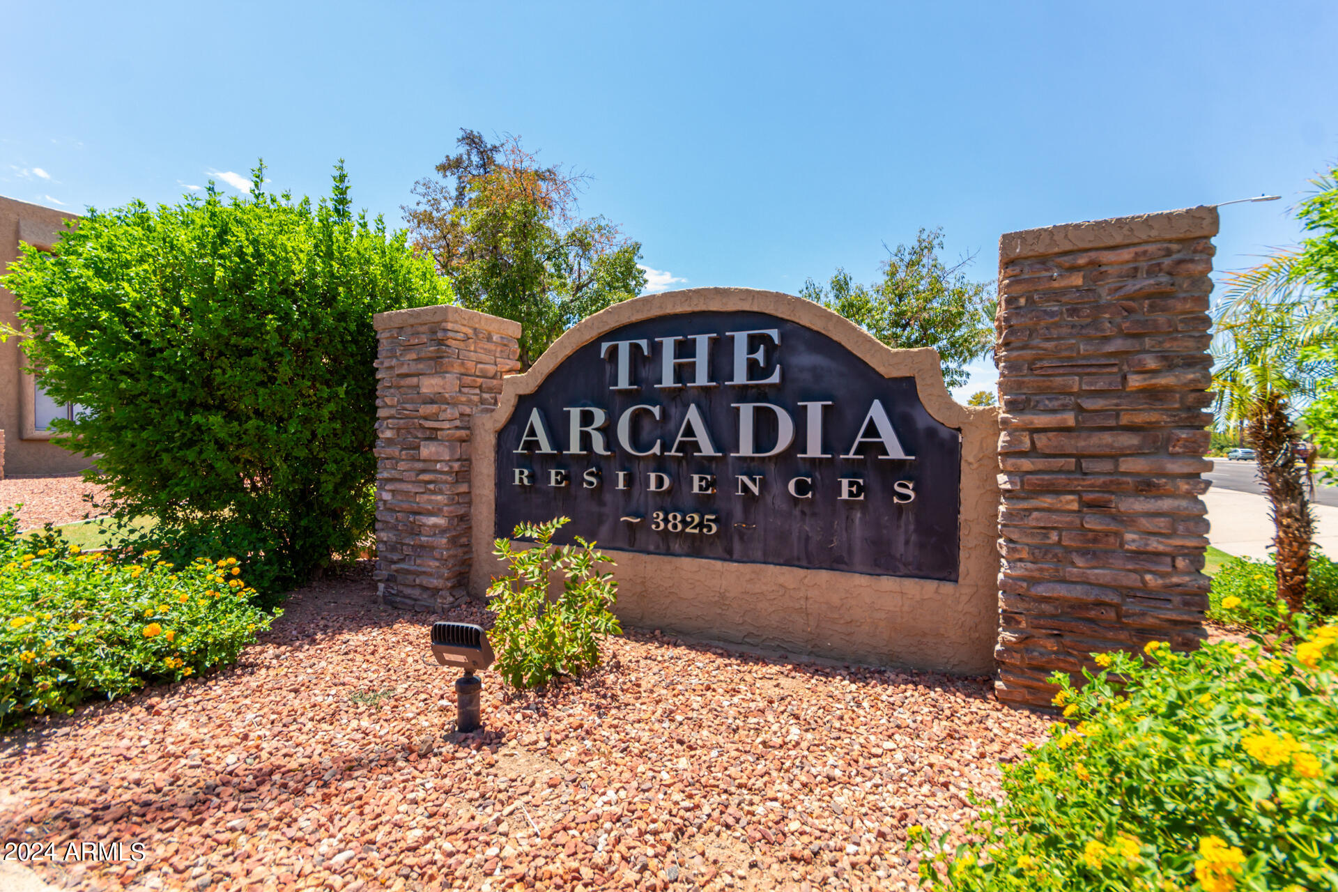 3825 E CAMELBACK Road, 285