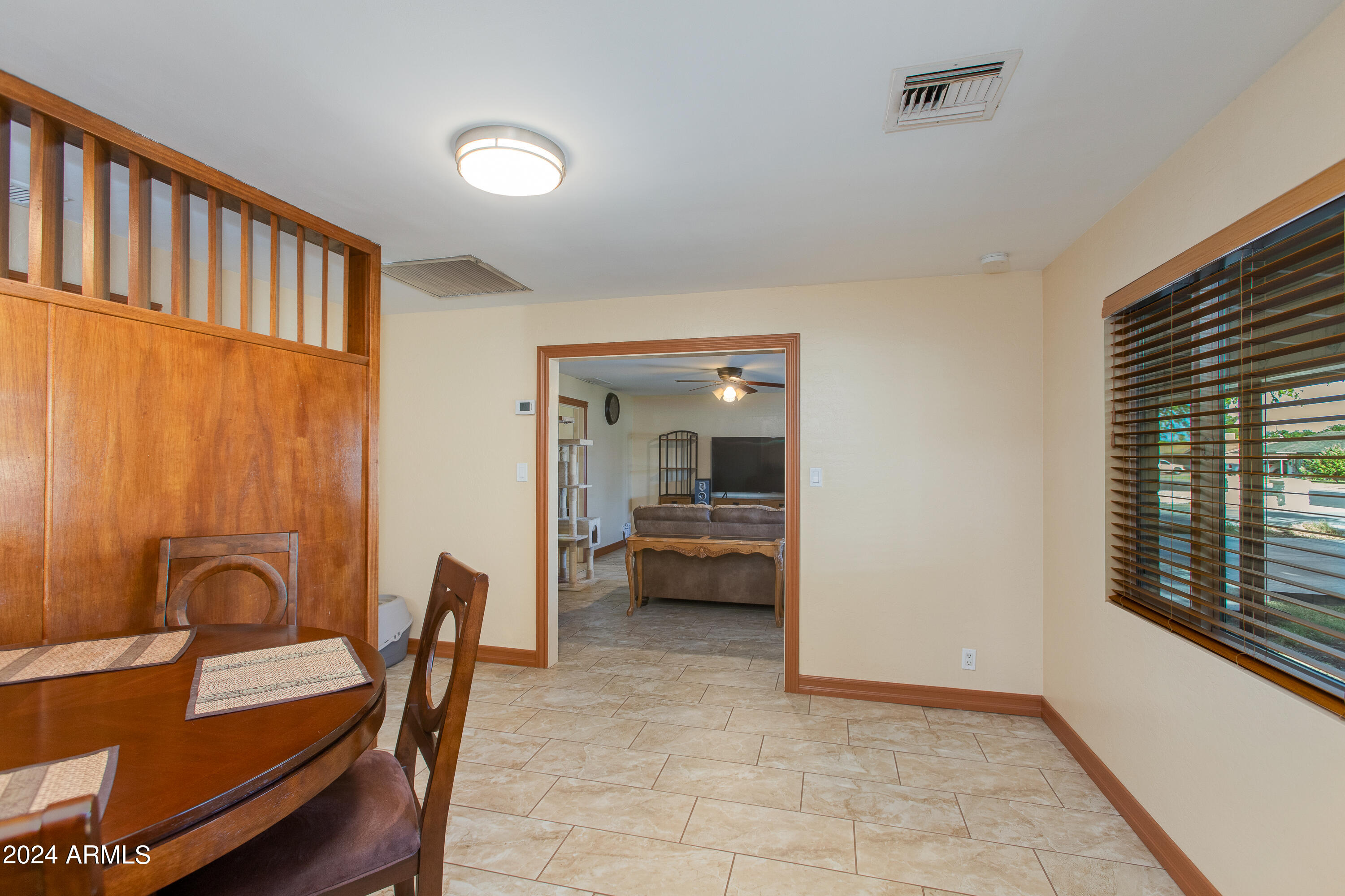 1334 W PEPPER Place