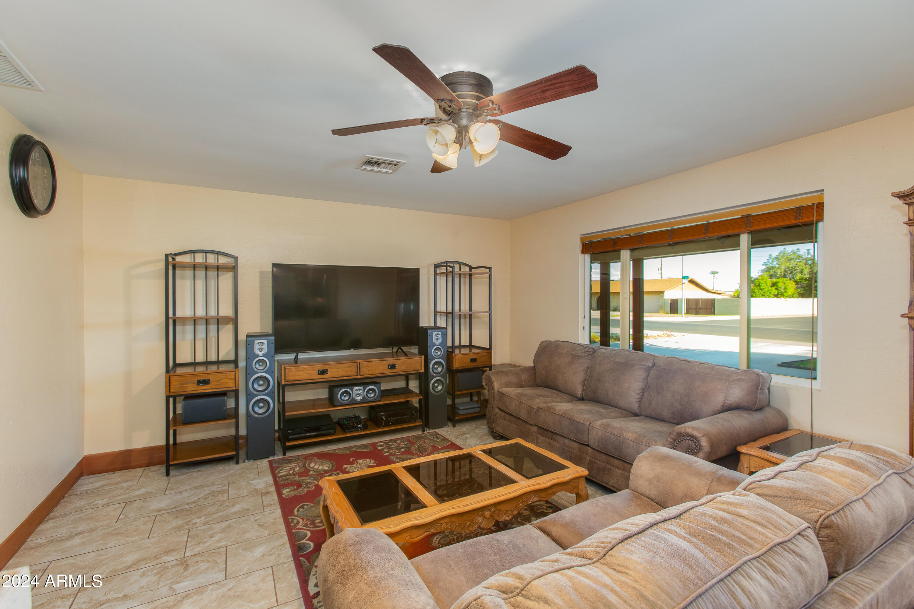 1334 W PEPPER Place