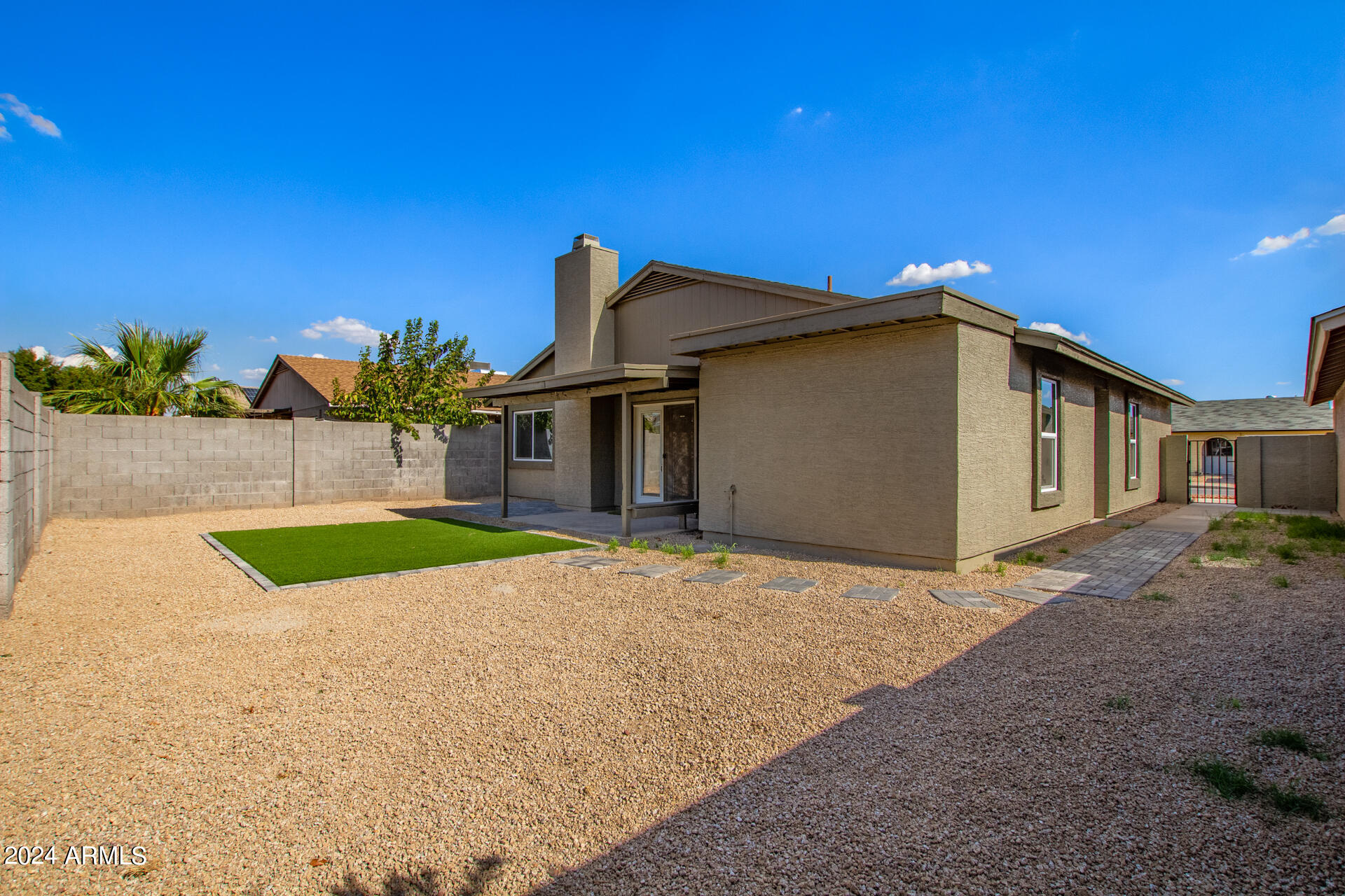 422 E BEHREND Drive
