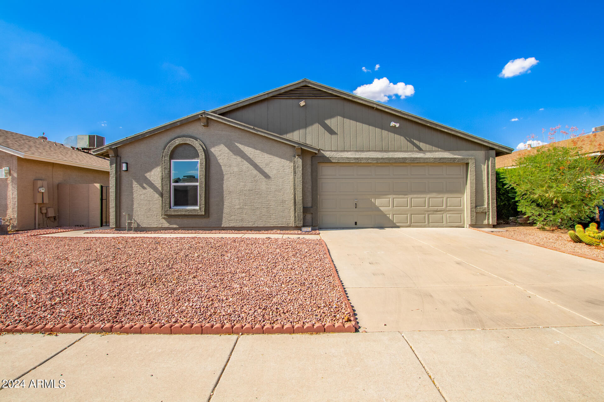 422 E BEHREND Drive
