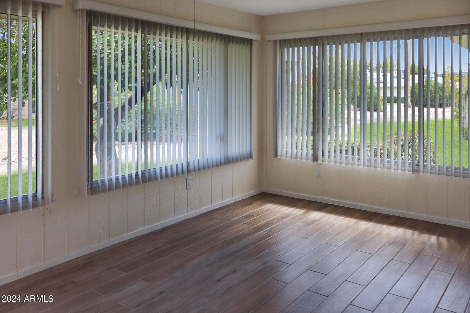 12818 W MAPLEWOOD Drive