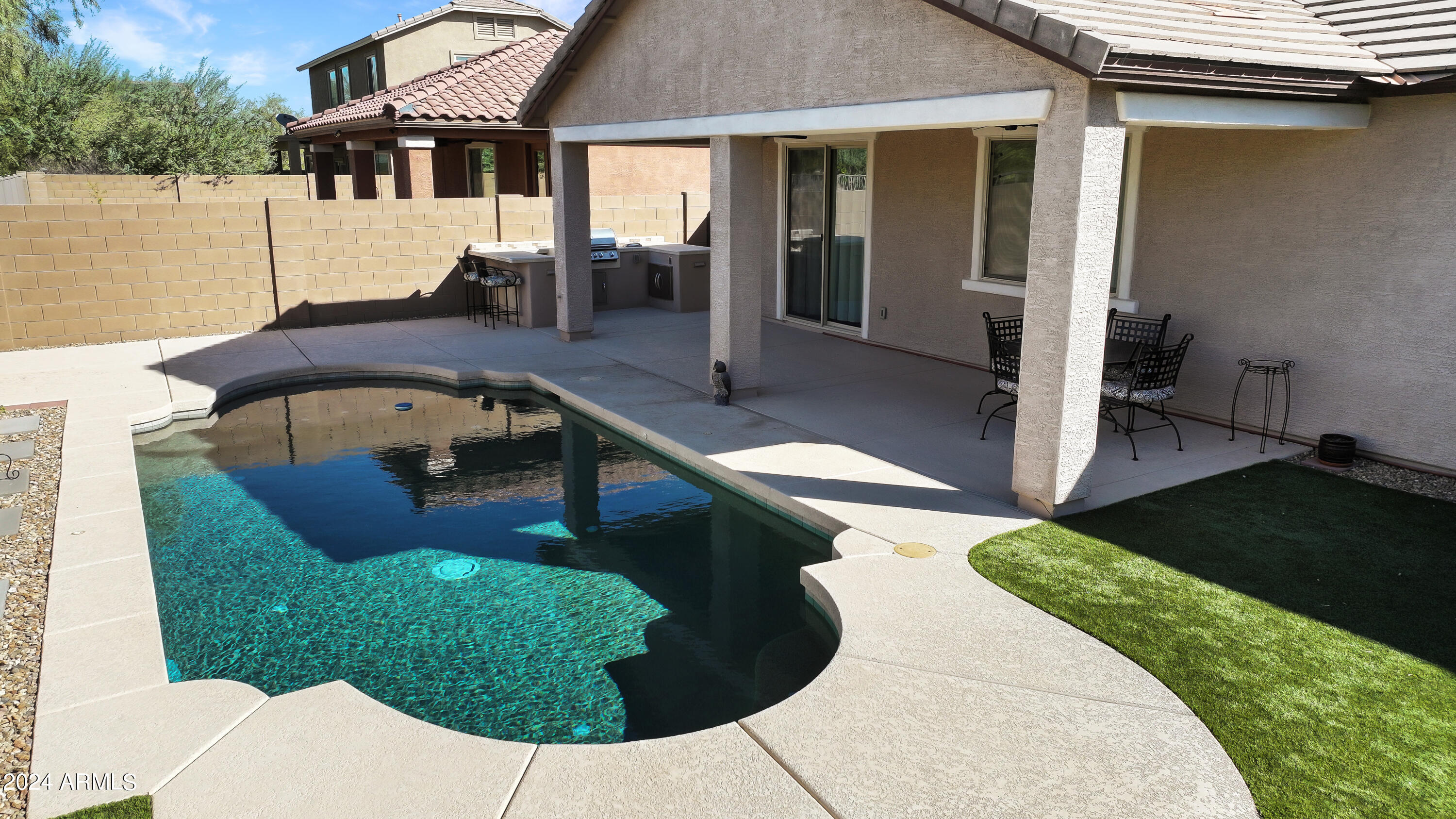 446 N 158TH Lane
