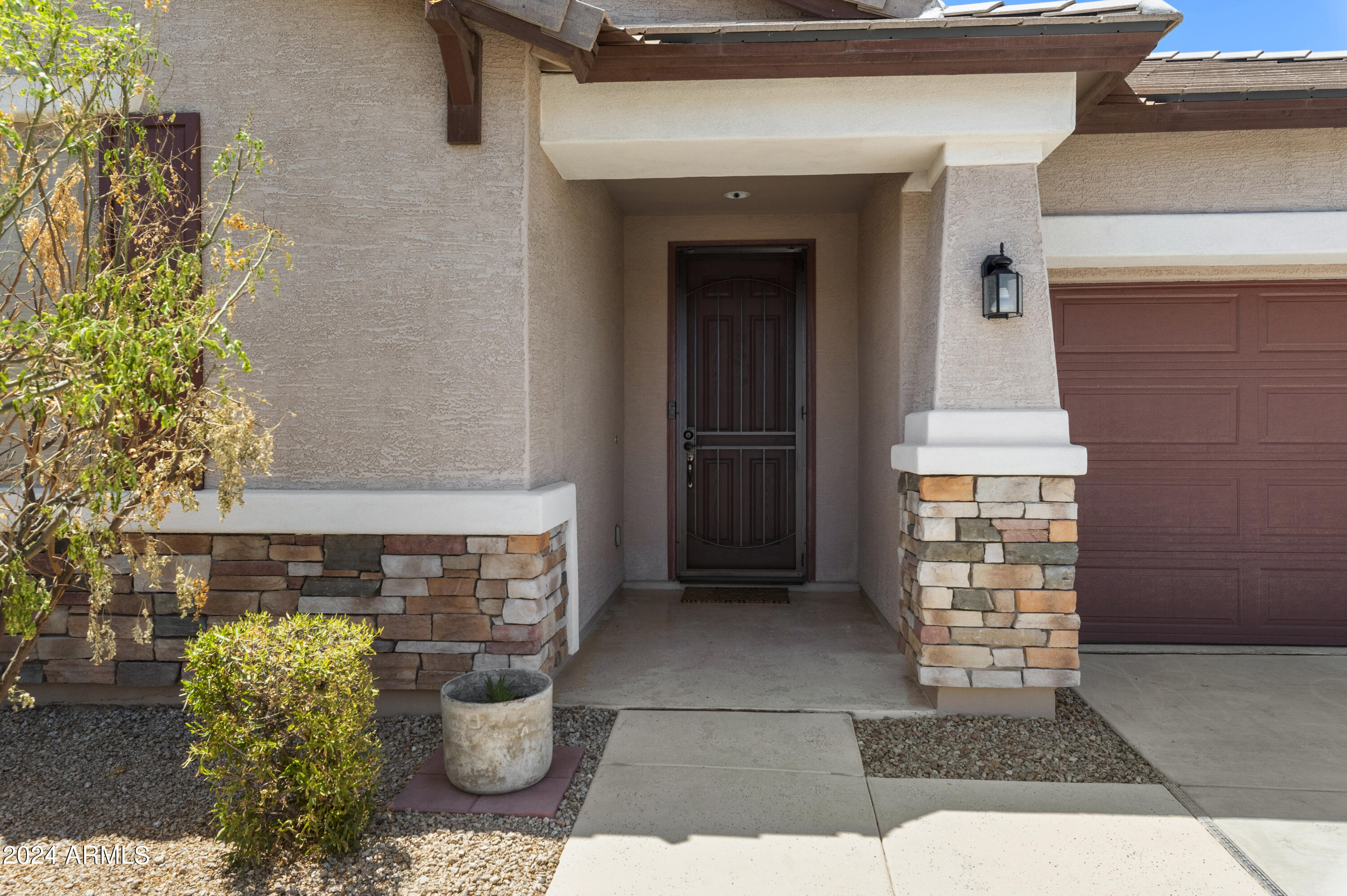 446 N 158TH Lane