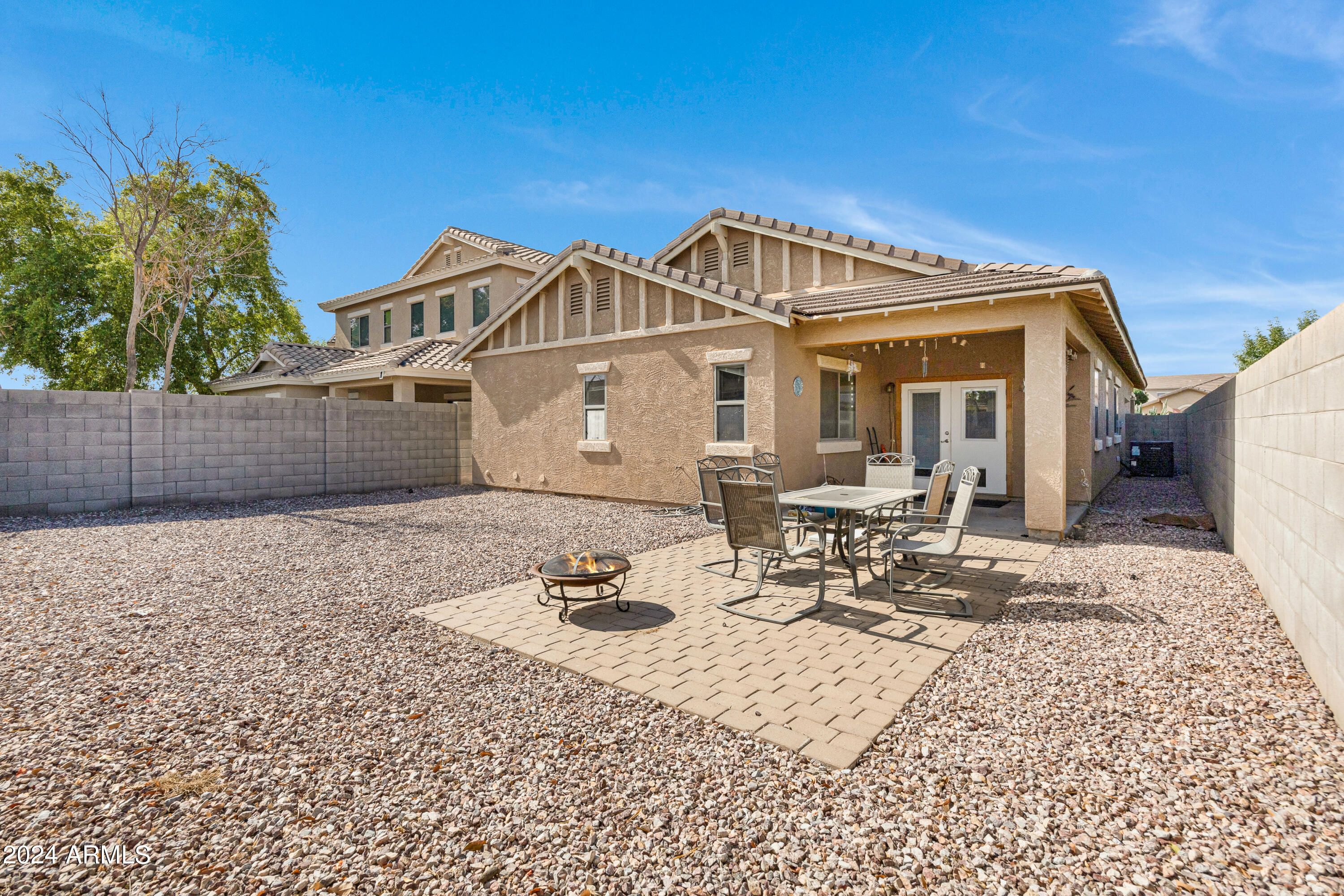 1809 W DUGAN Drive