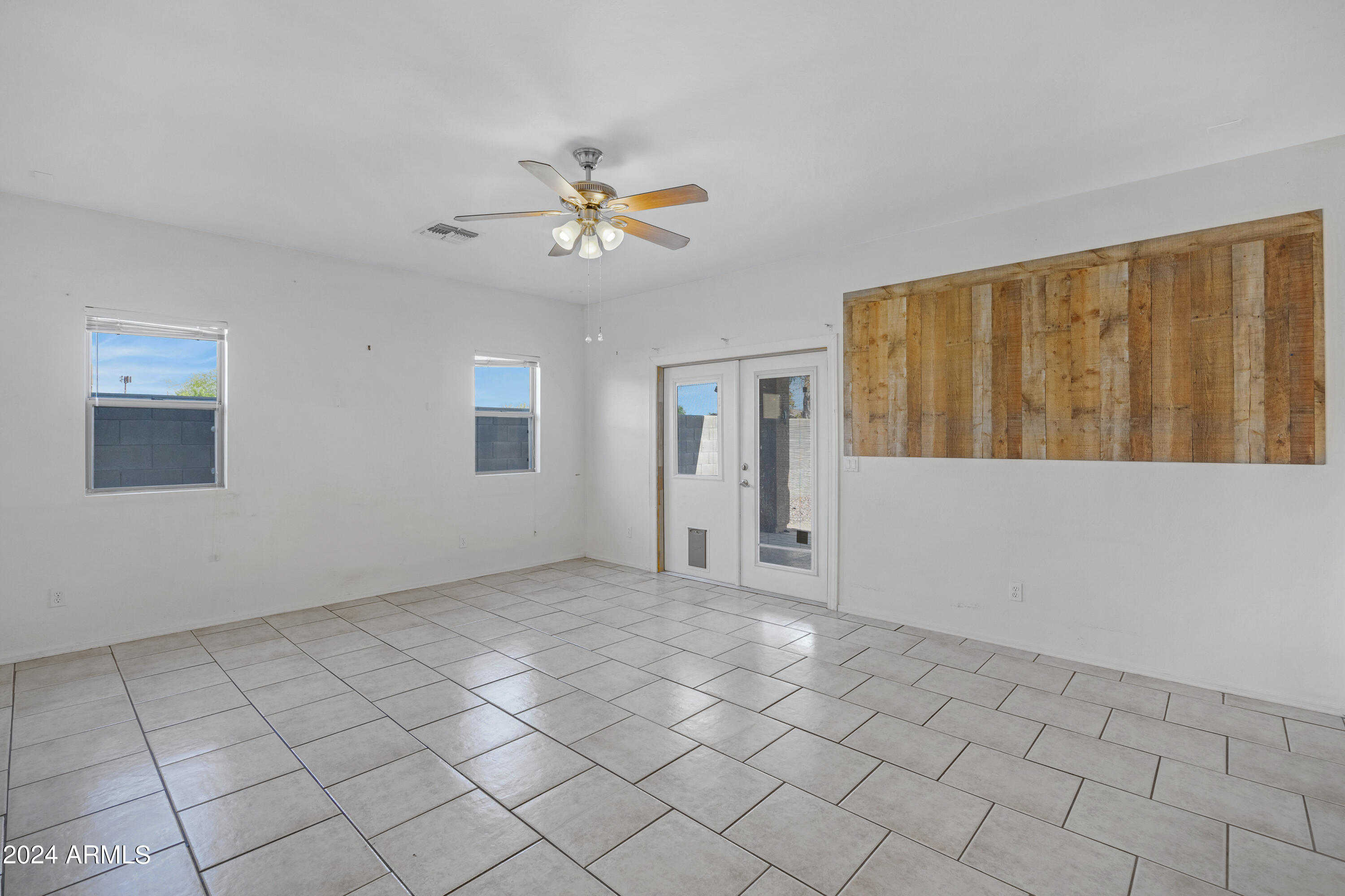1809 W DUGAN Drive