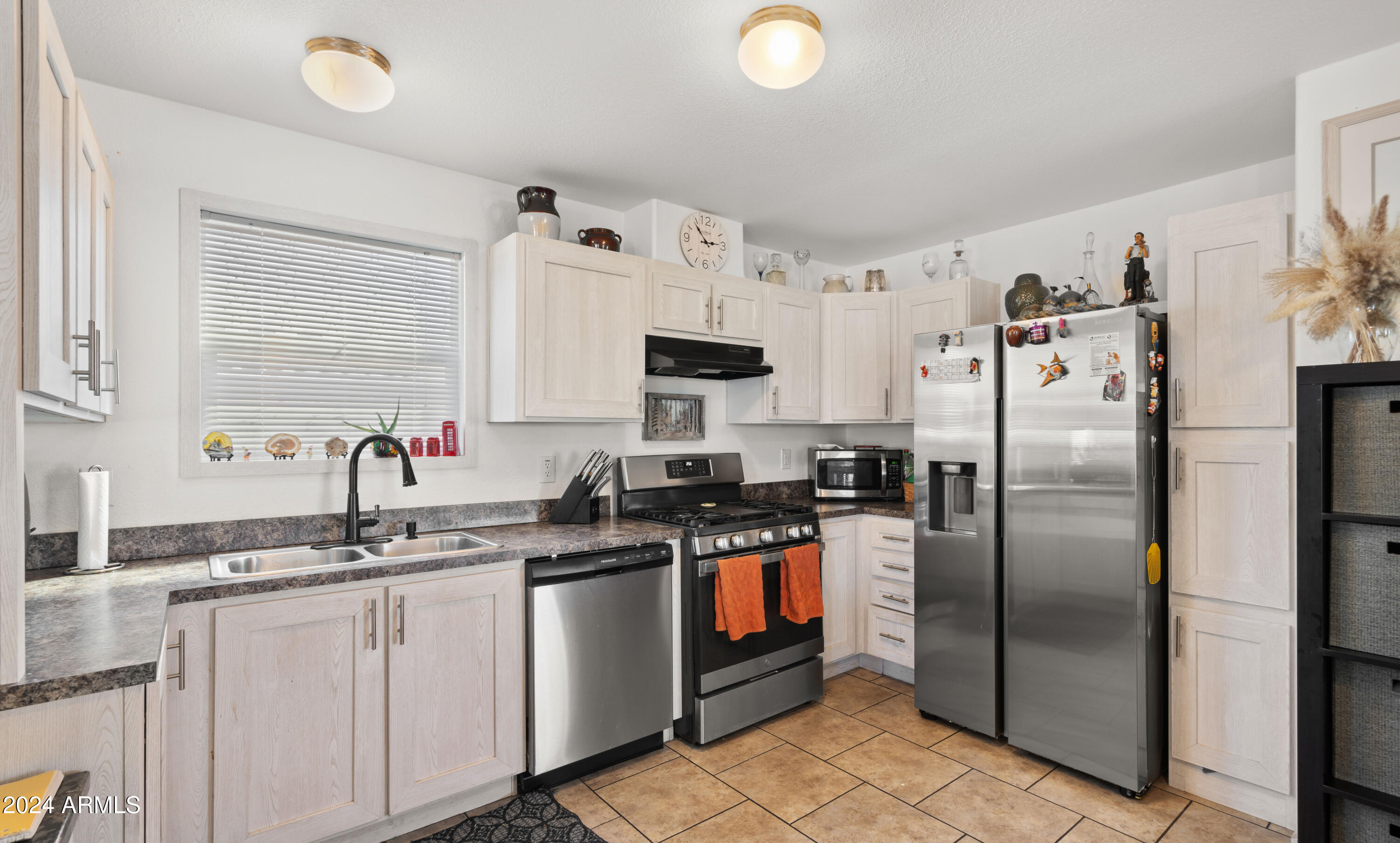 351 N Meridian Road, 112