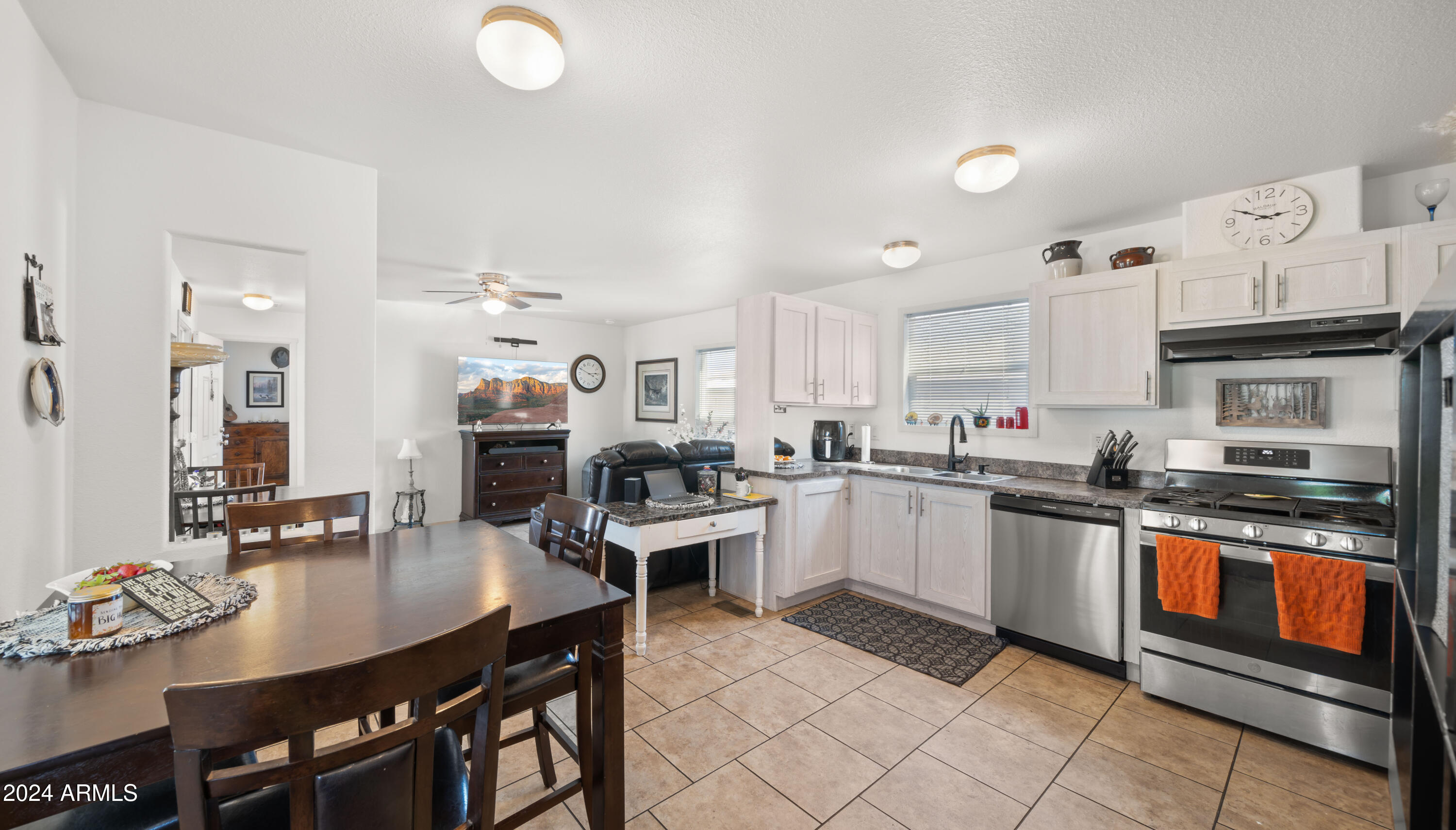 351 N Meridian Road, 112