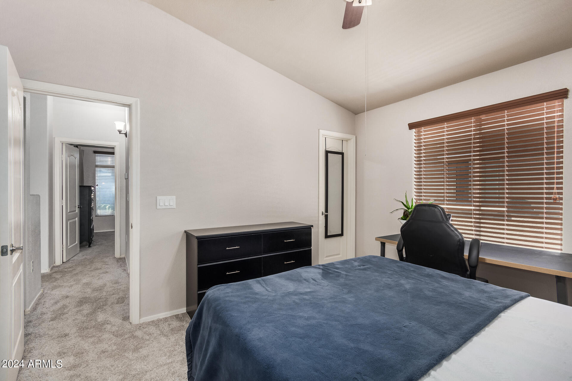2150 W ALAMEDA Road, 1067