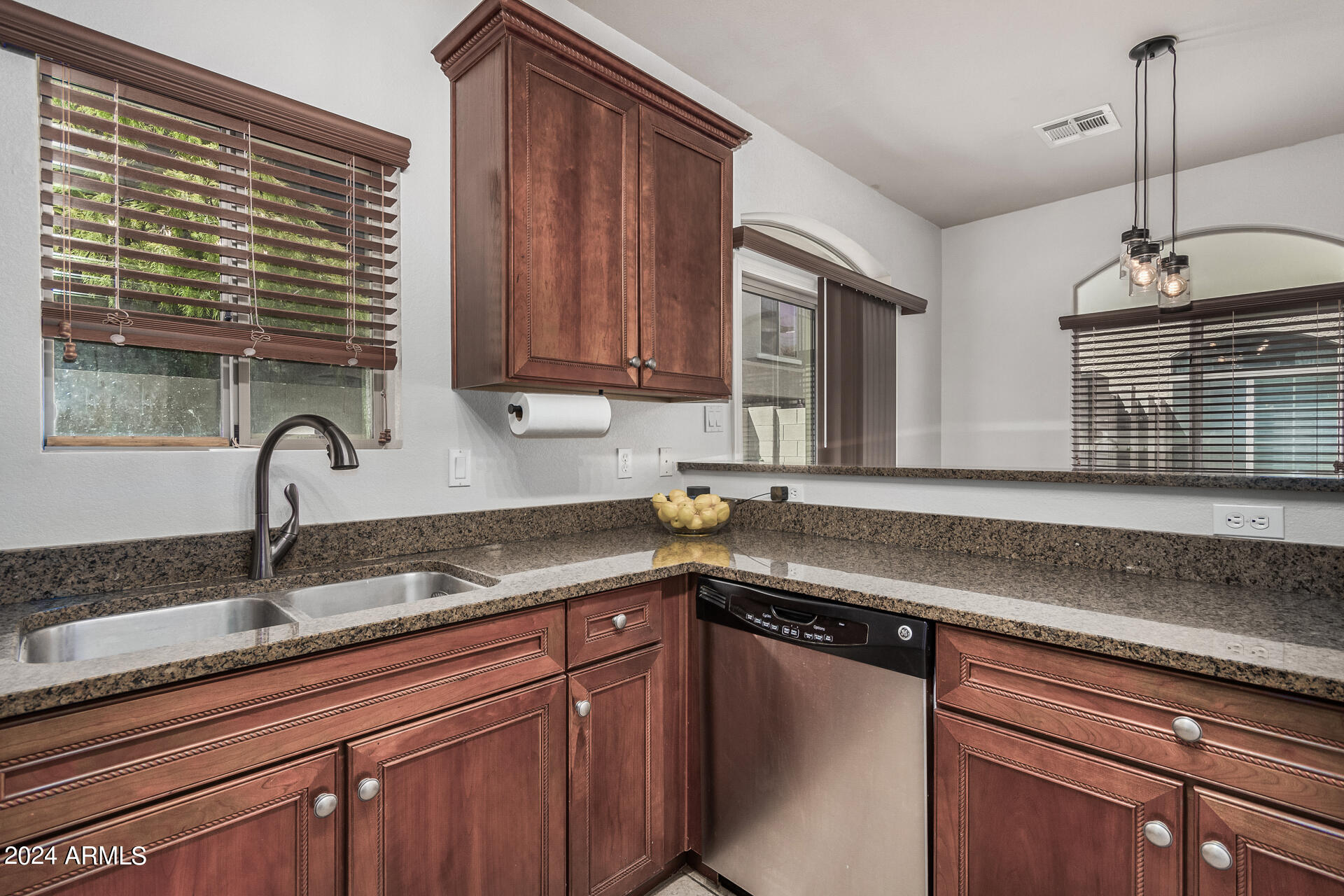 2150 W ALAMEDA Road, 1067