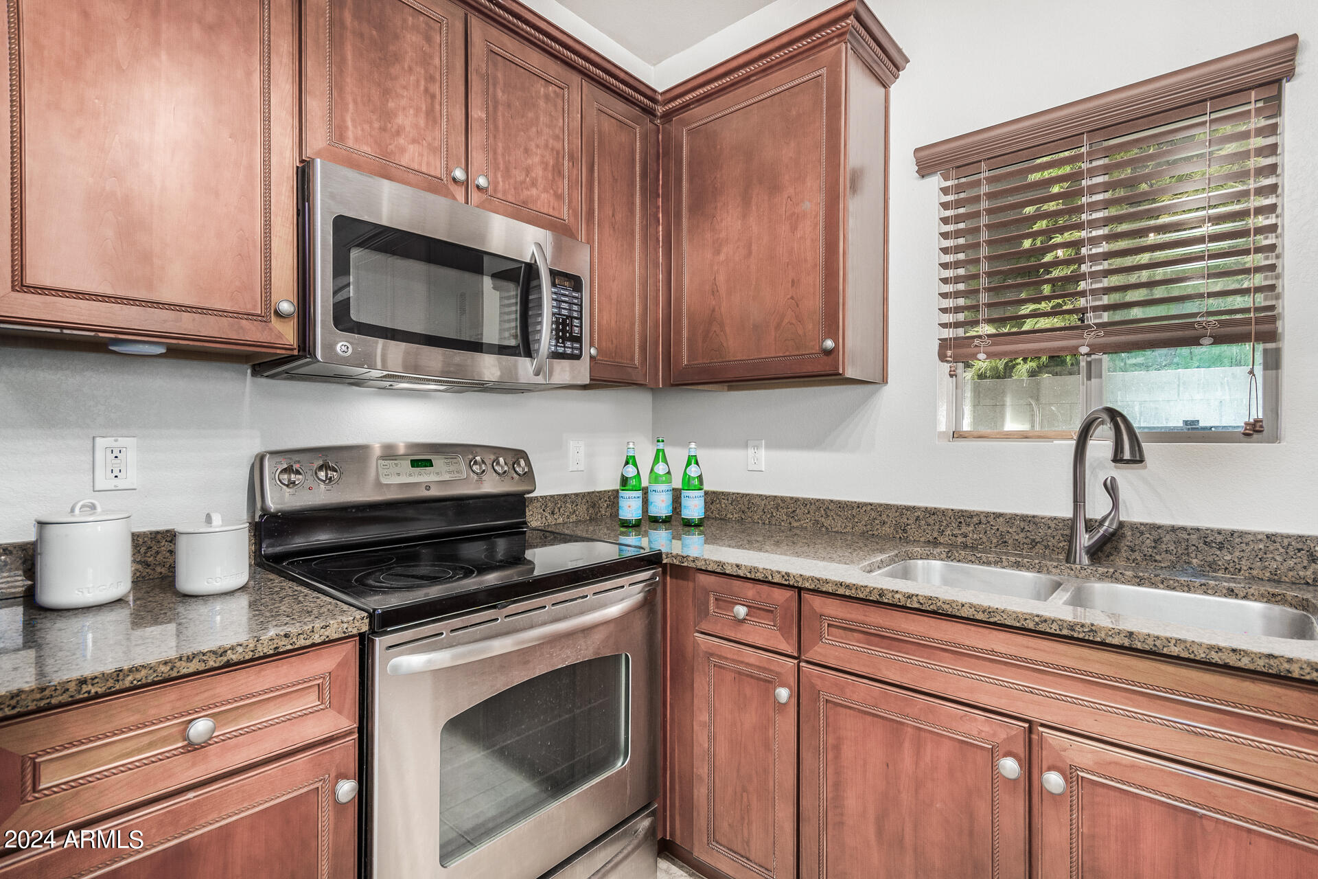 2150 W ALAMEDA Road, 1067