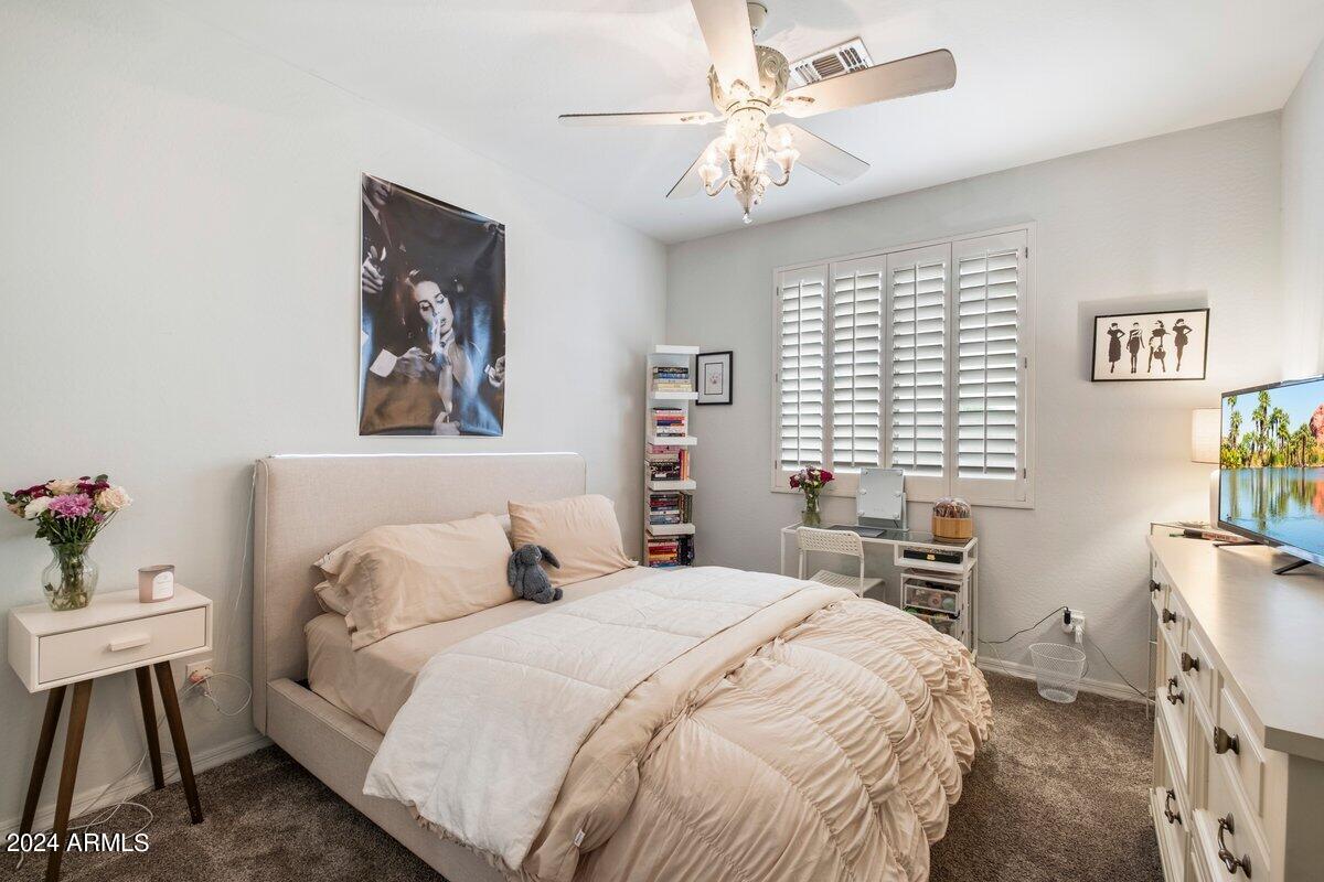 5207 W GWEN Street