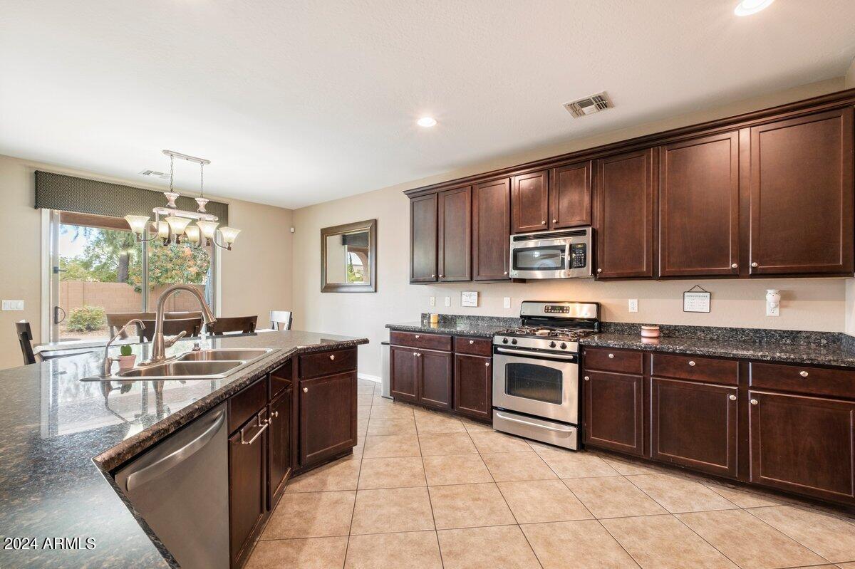 5207 W GWEN Street