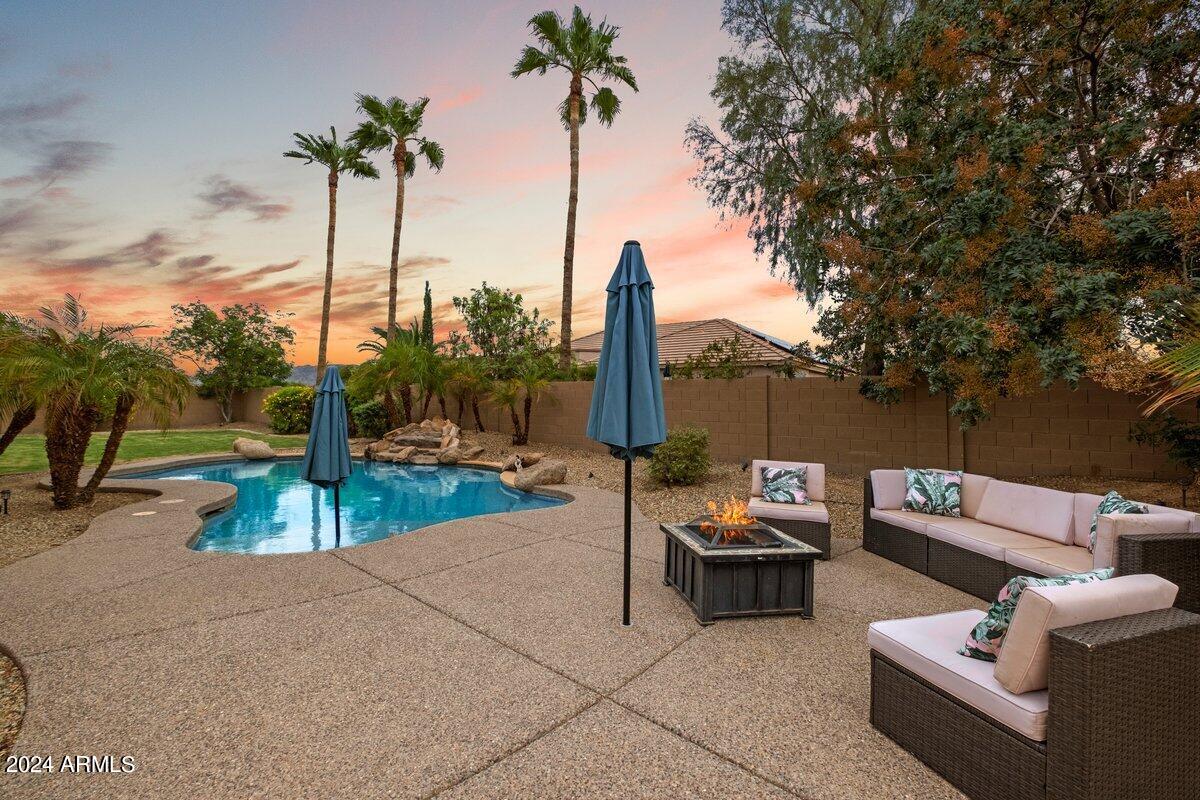 5207 W GWEN Street