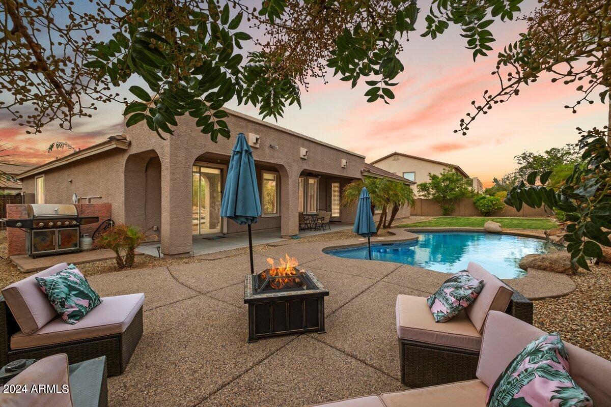 5207 W GWEN Street