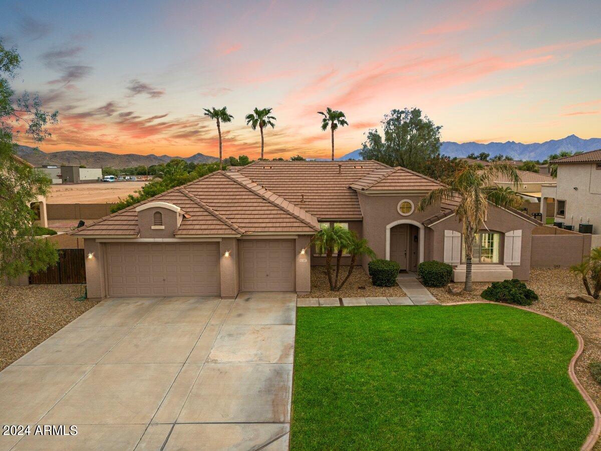 5207 W GWEN Street